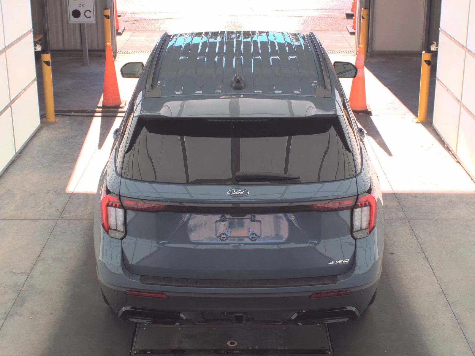FORD EXPLORER - 7