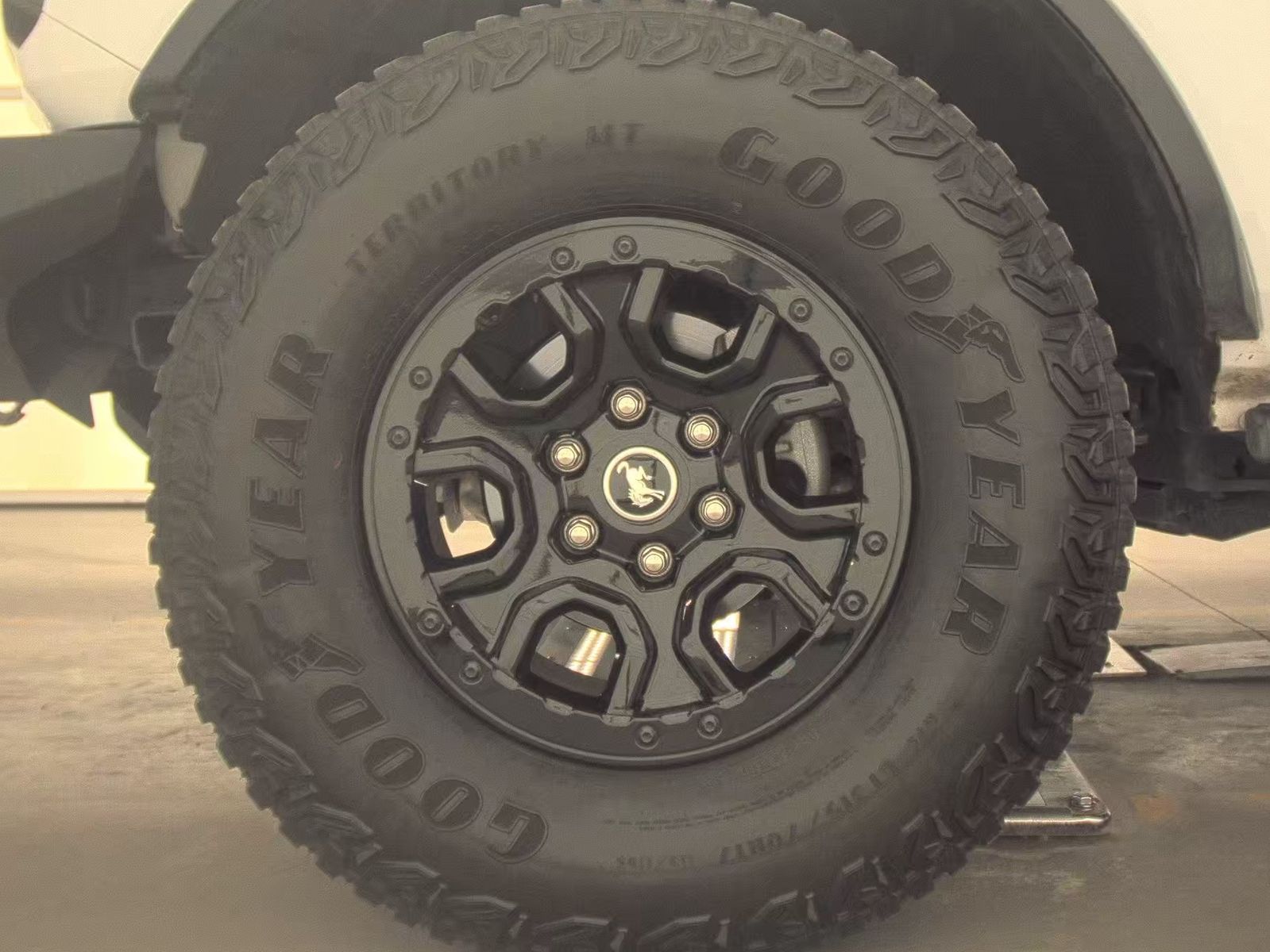 FORD BRONCO - 10
