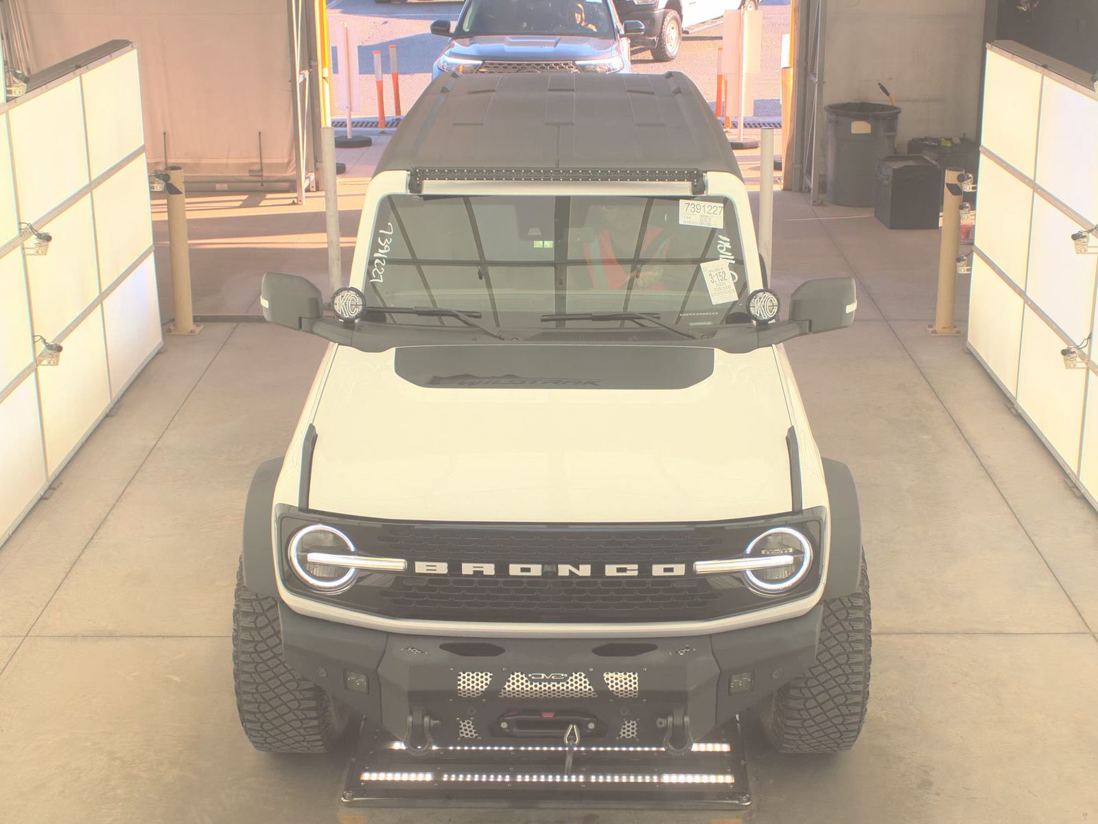 FORD BRONCO - 3