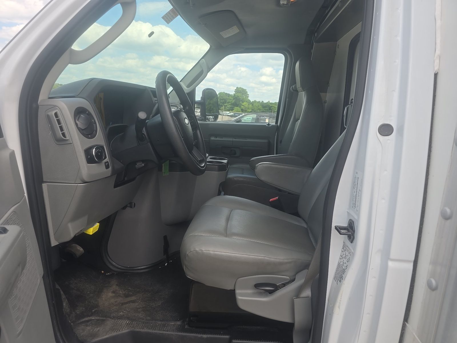 FORD E-350 - 8