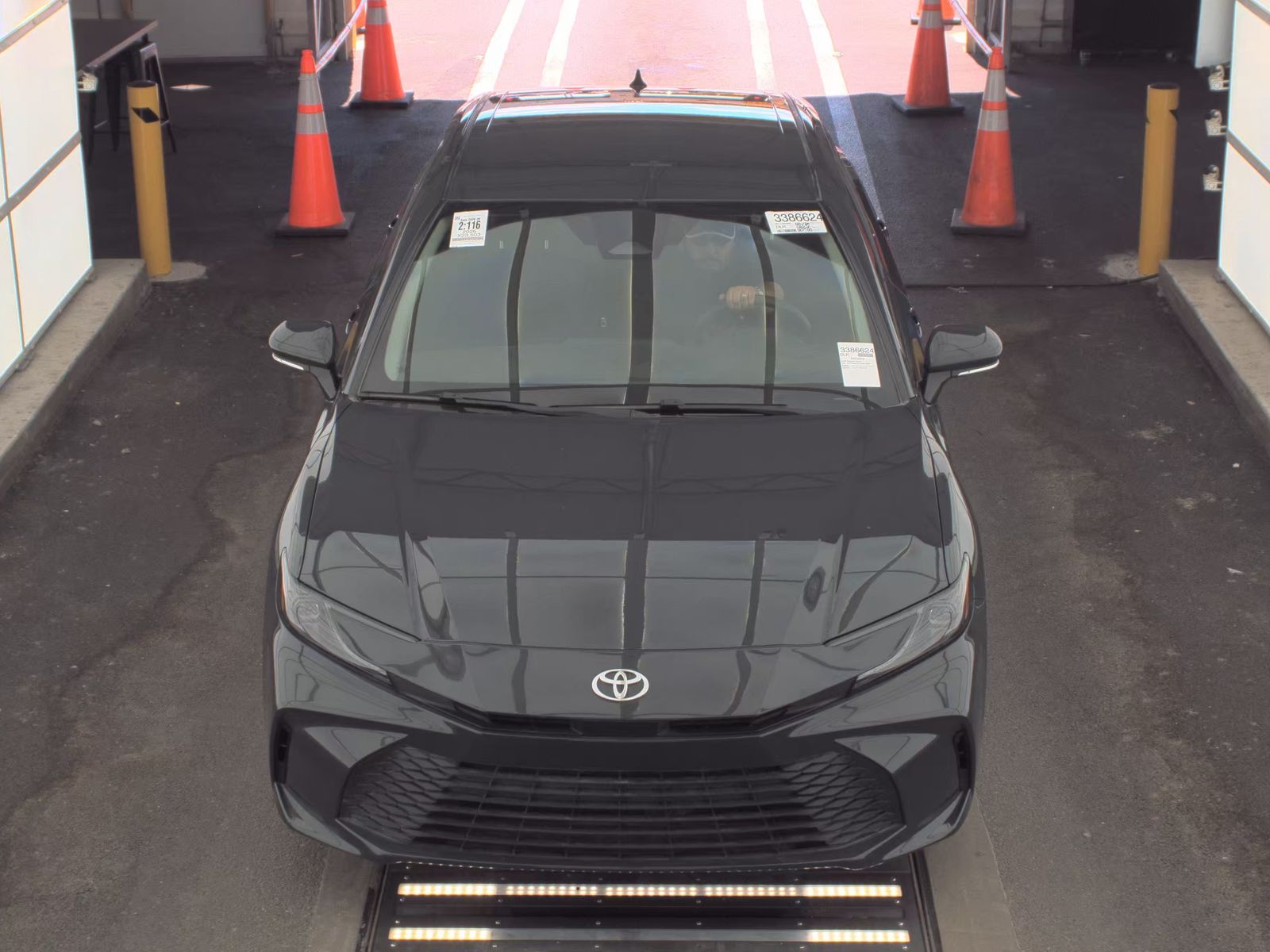 TOYOTA CAMRY - 3