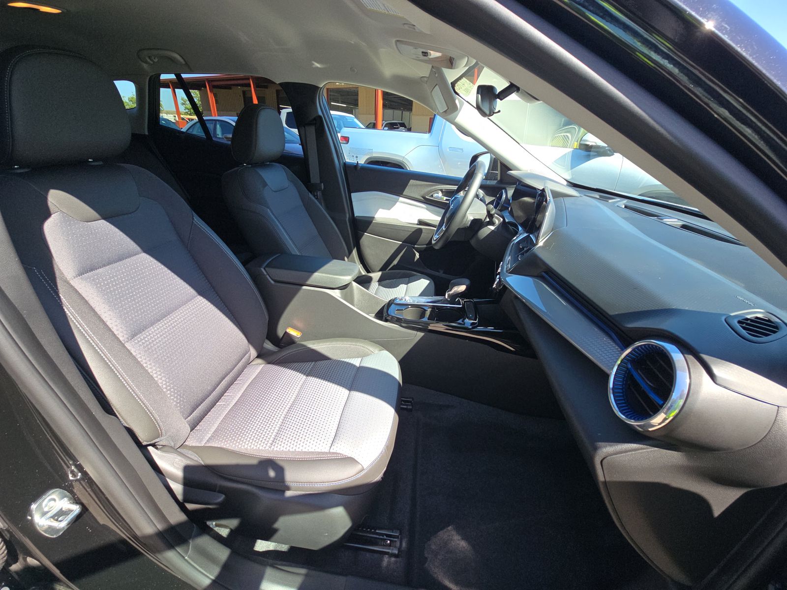 CHEVROLET TRAX - 9