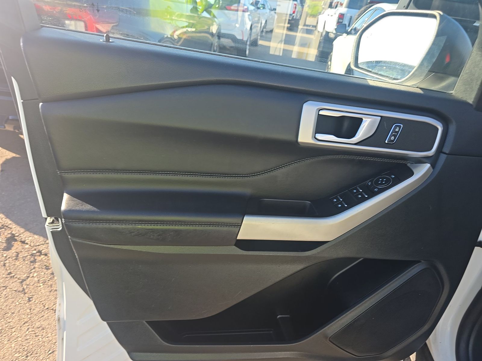 FORD EXPLORER - 10