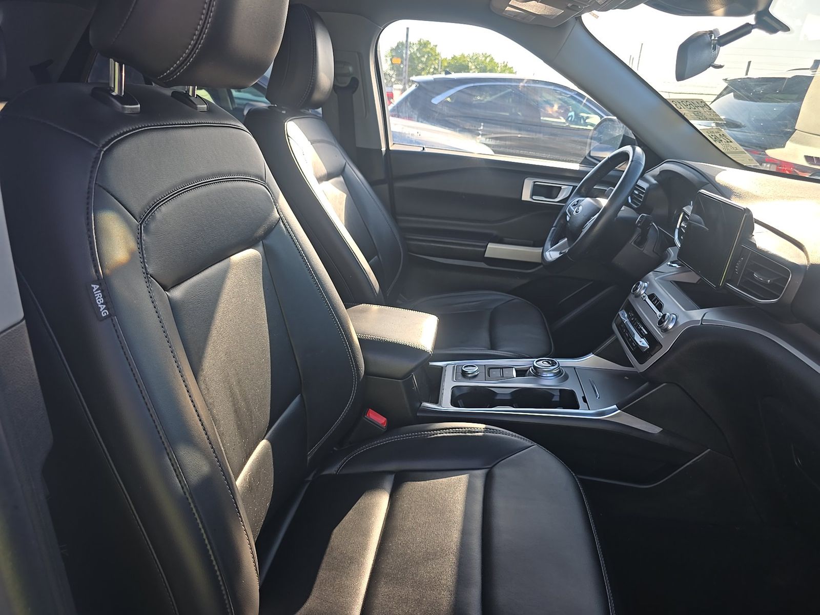 FORD EXPLORER - 9