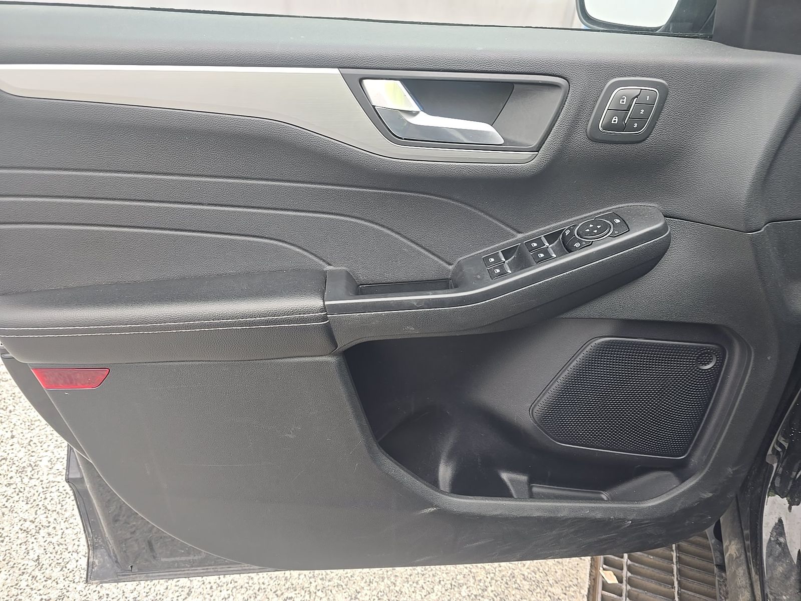 FORD ESCAPE - 10
