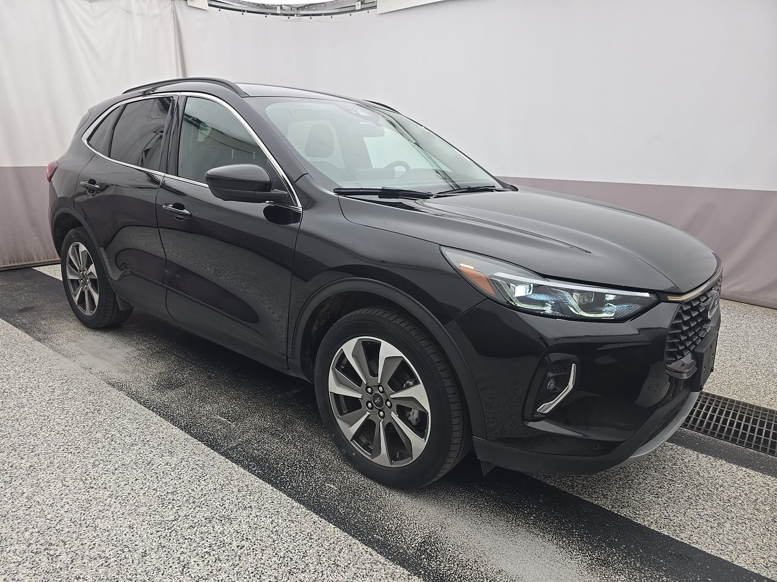 FORD ESCAPE - 4