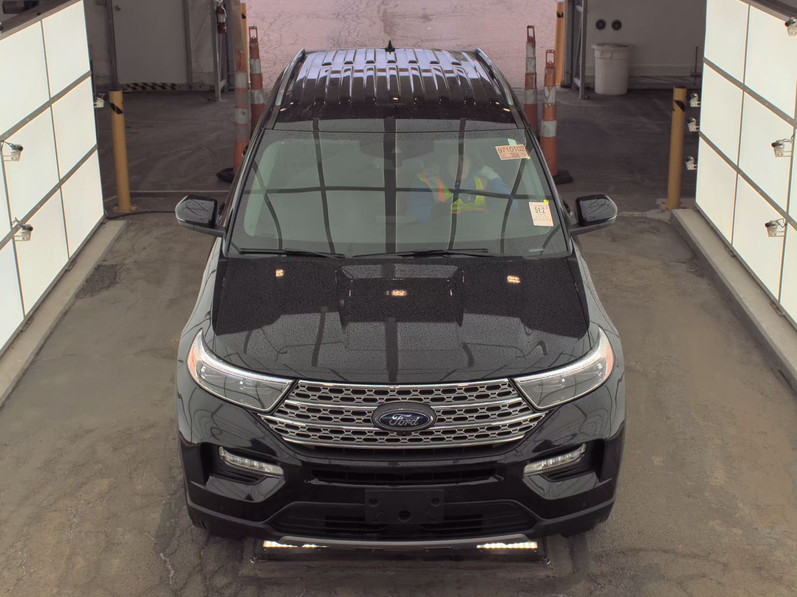 FORD EXPLORER - 3