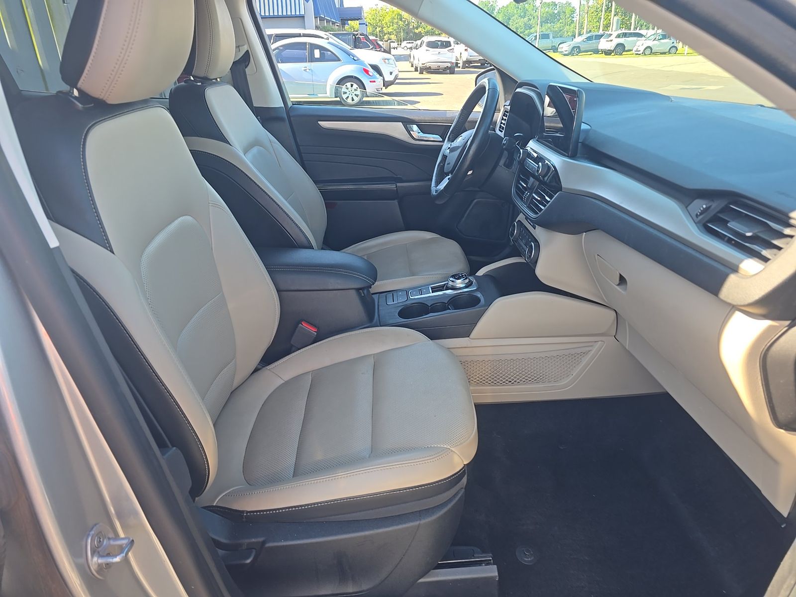FORD ESCAPE - 9