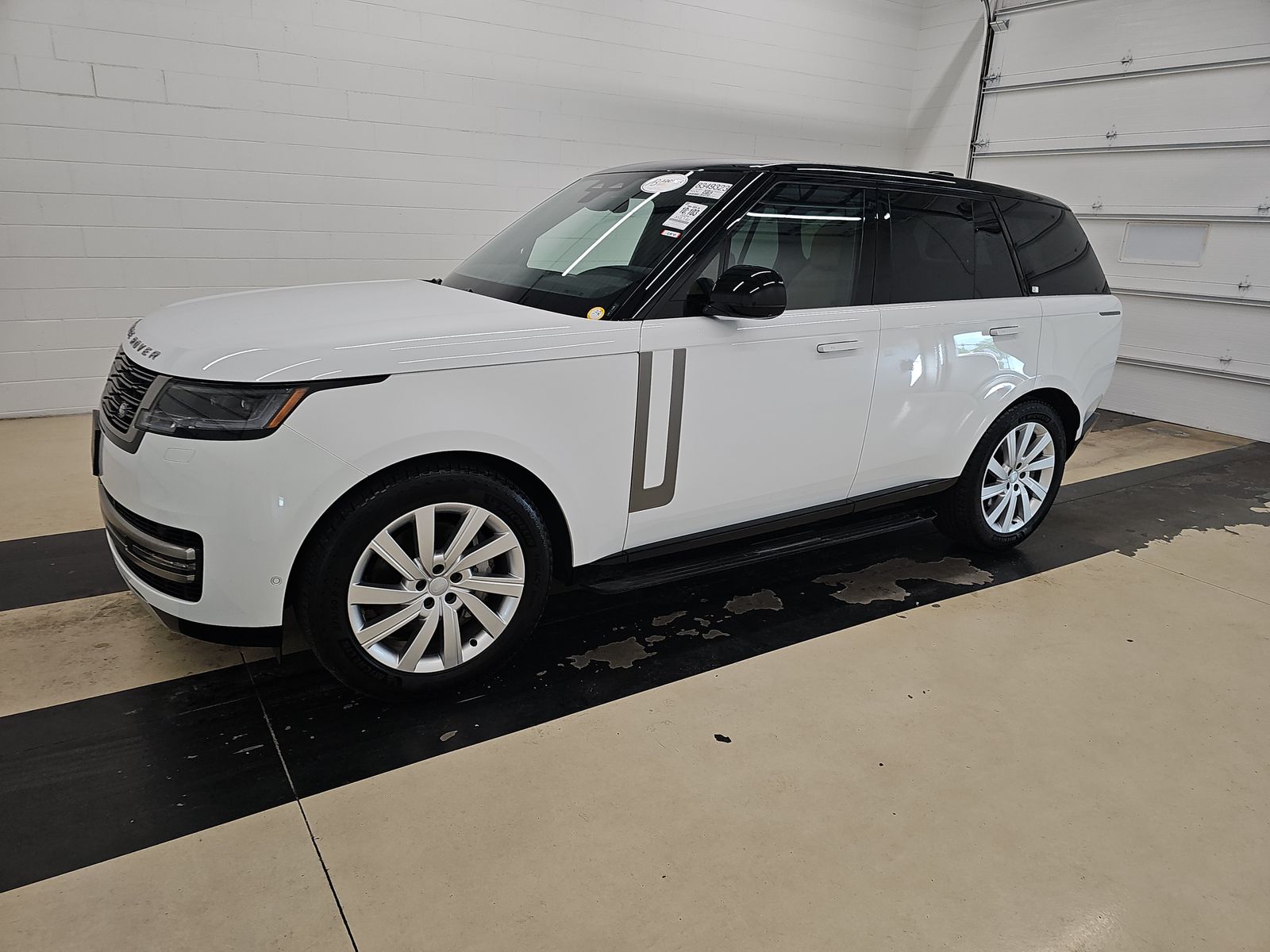 2024 Land Rover Range Rover 3.0 SE SWB's photo