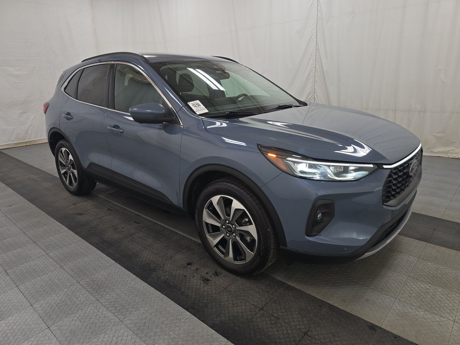 FORD ESCAPE - 4