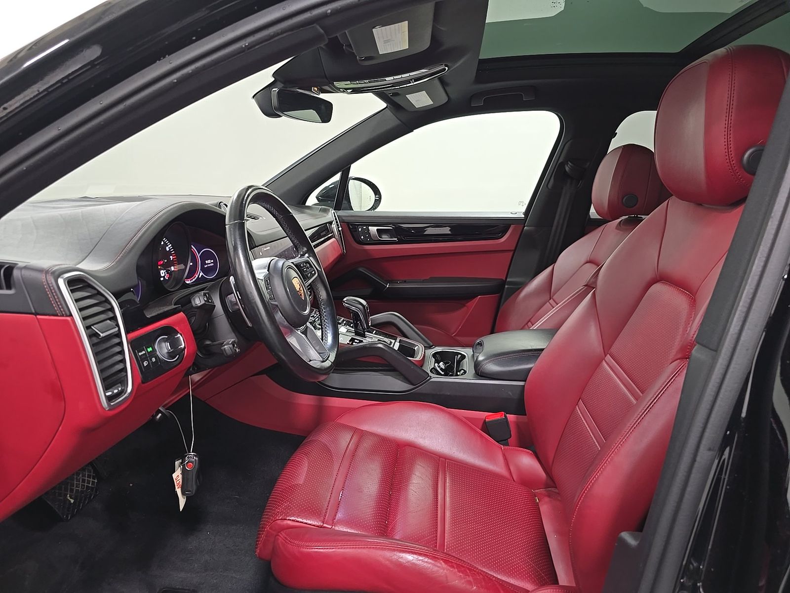 PORSCHE CAYENNE - 8