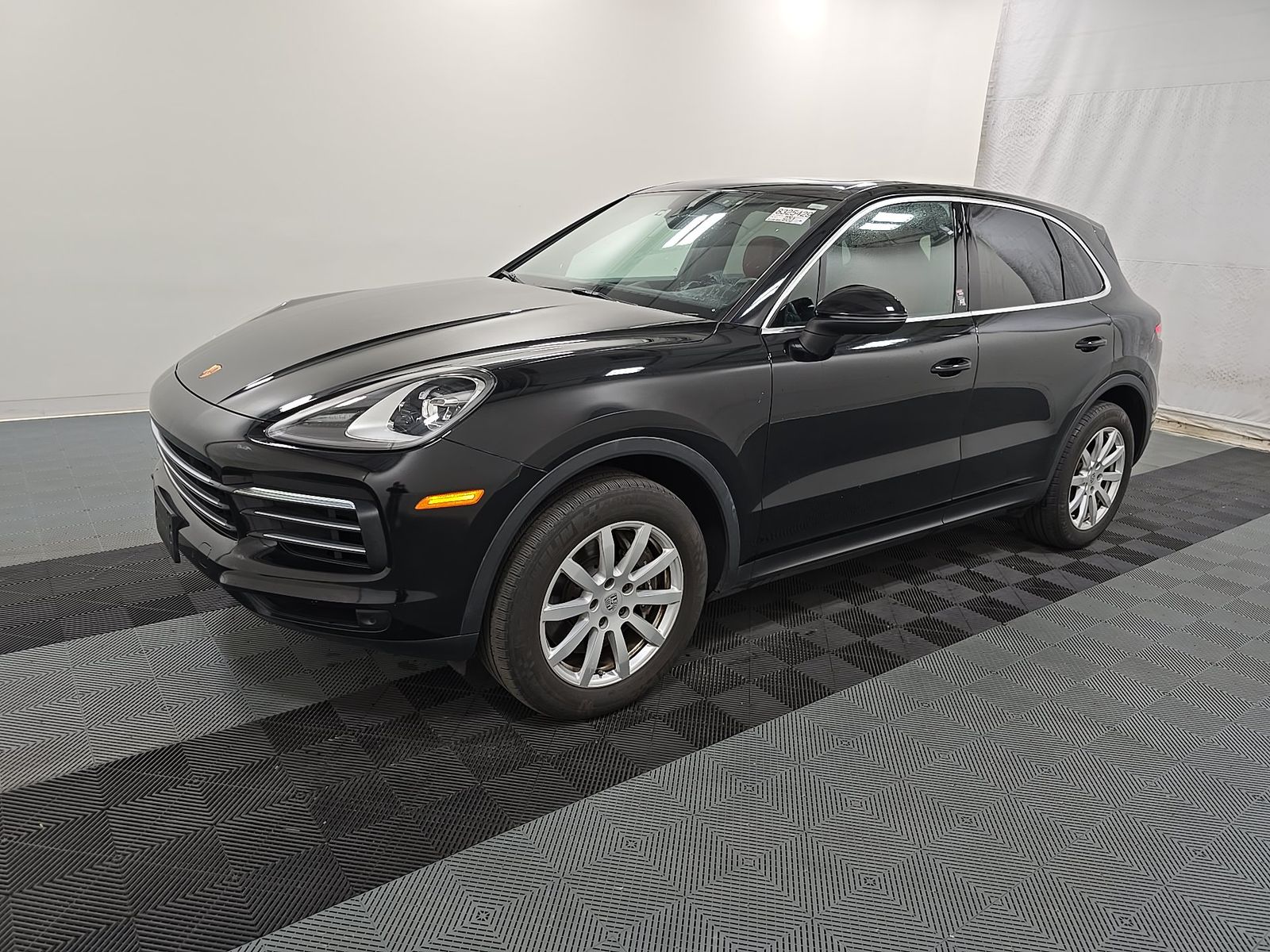 PORSCHE CAYENNE - 1