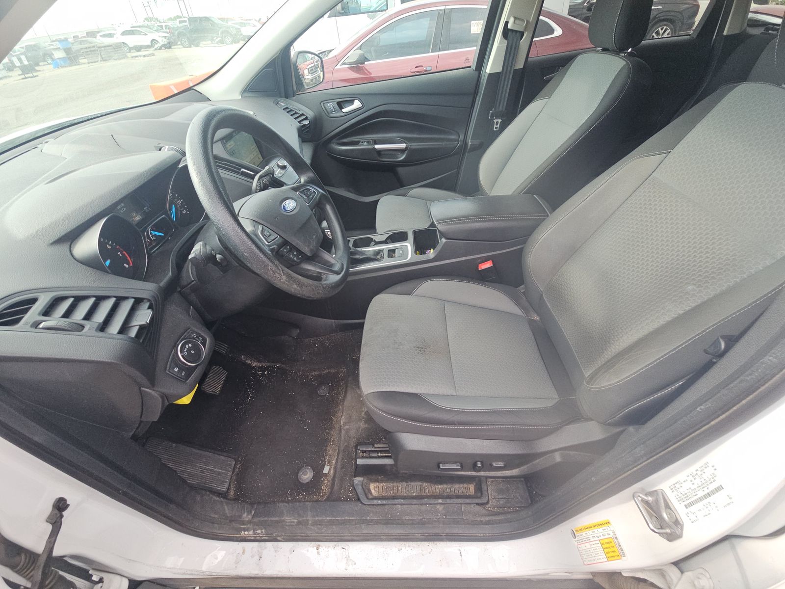 FORD ESCAPE - 8