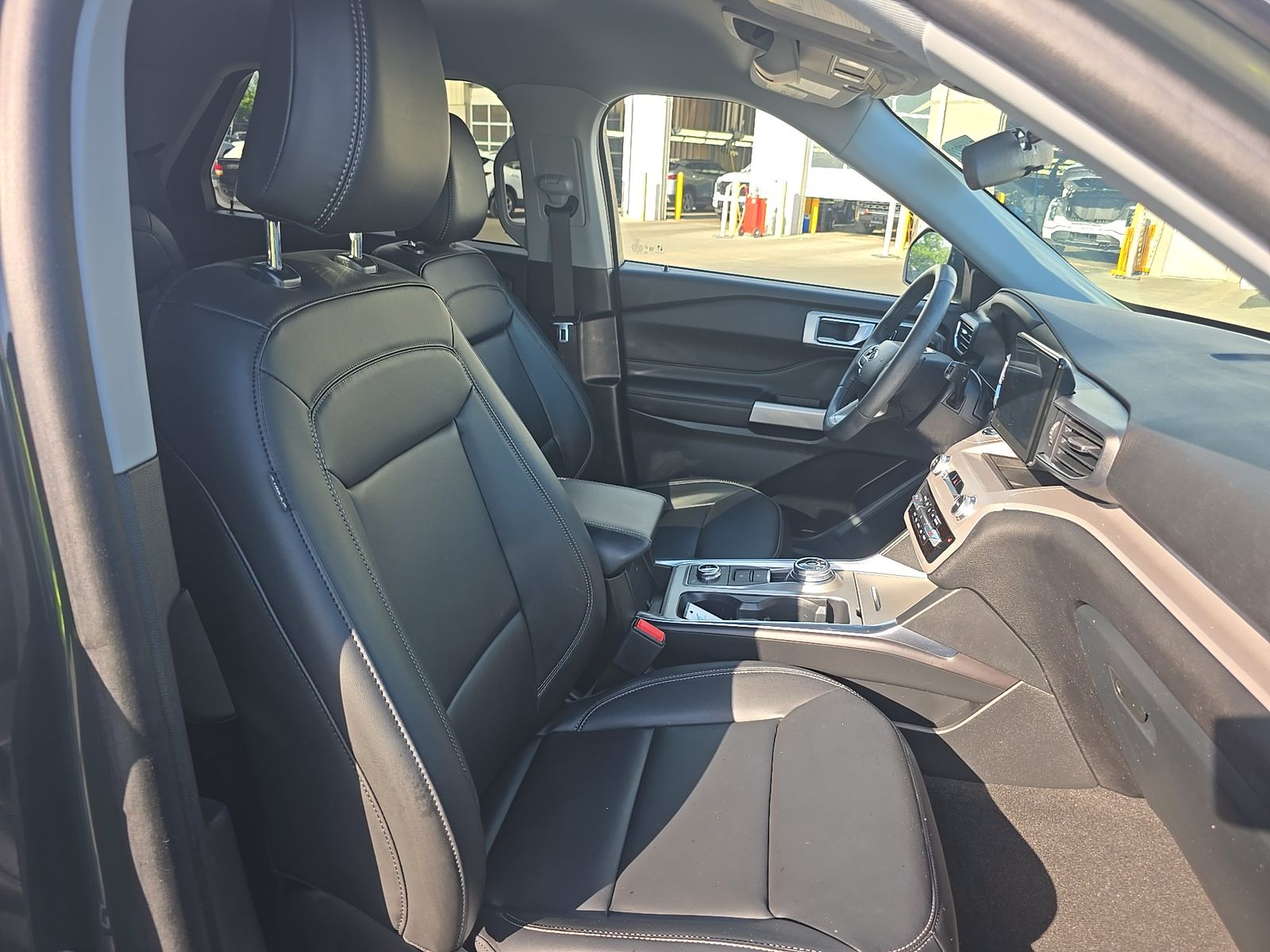 FORD EXPLORER - 9