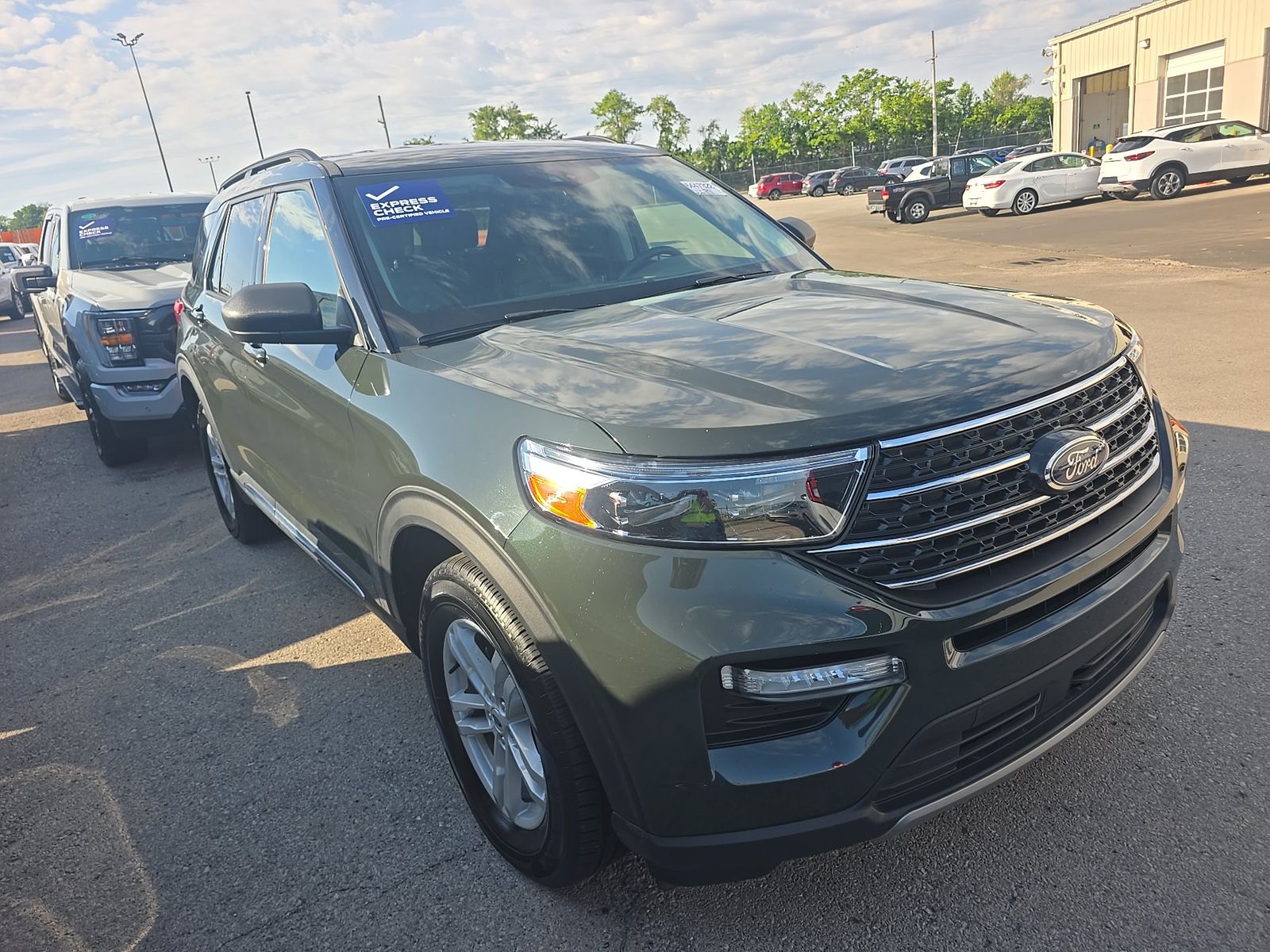 FORD EXPLORER - 4