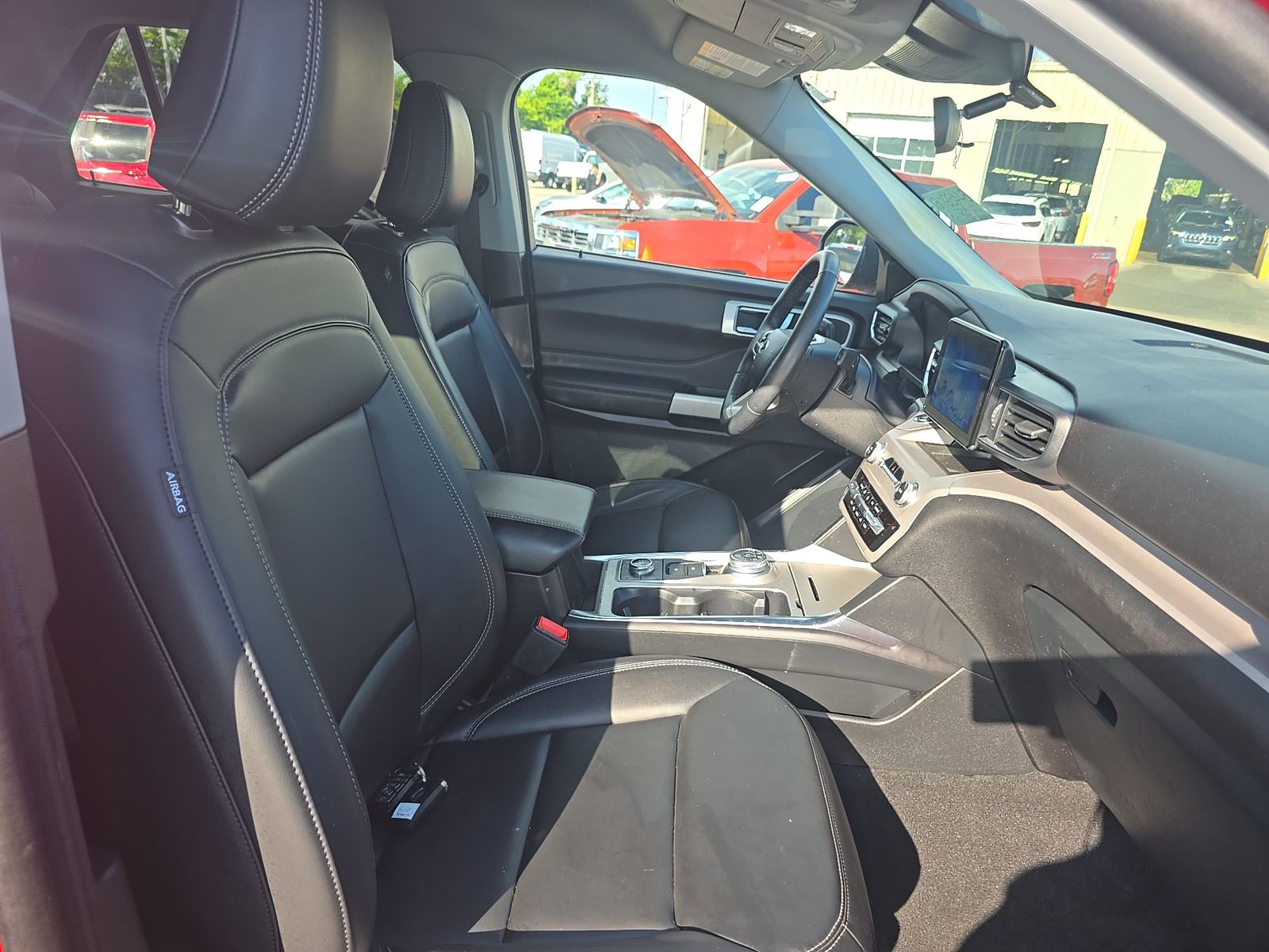 FORD EXPLORER - 9