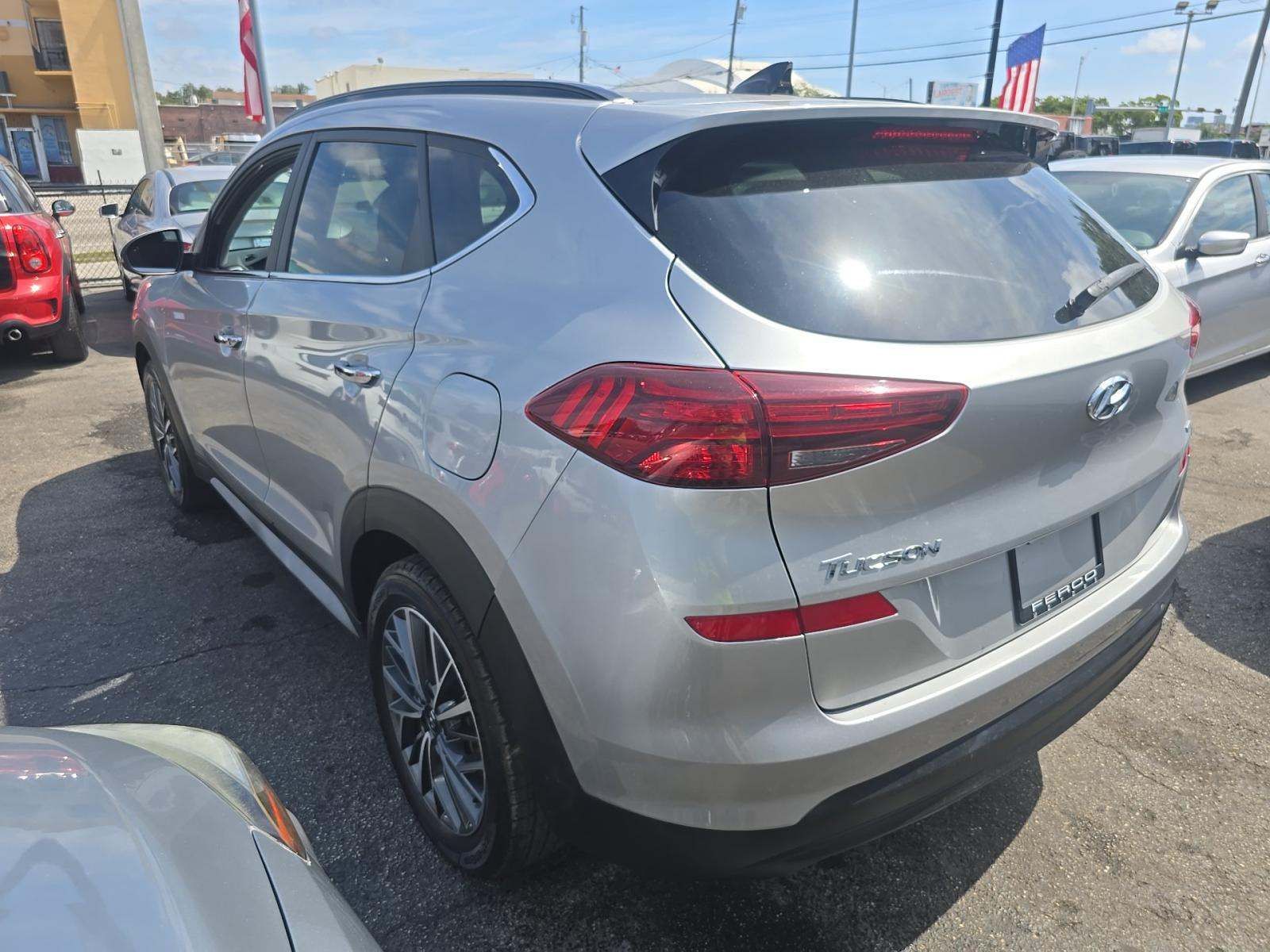 HYUNDAI TUCSON - 4