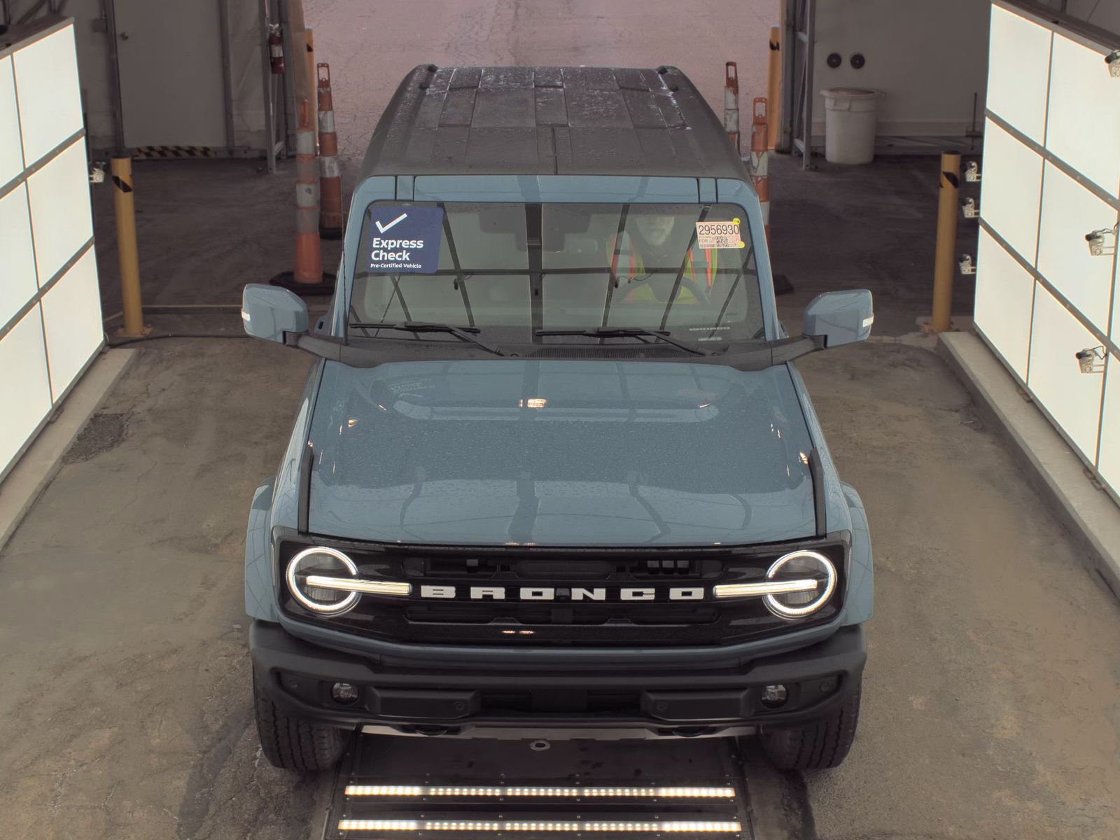 FORD BRONCO - 3