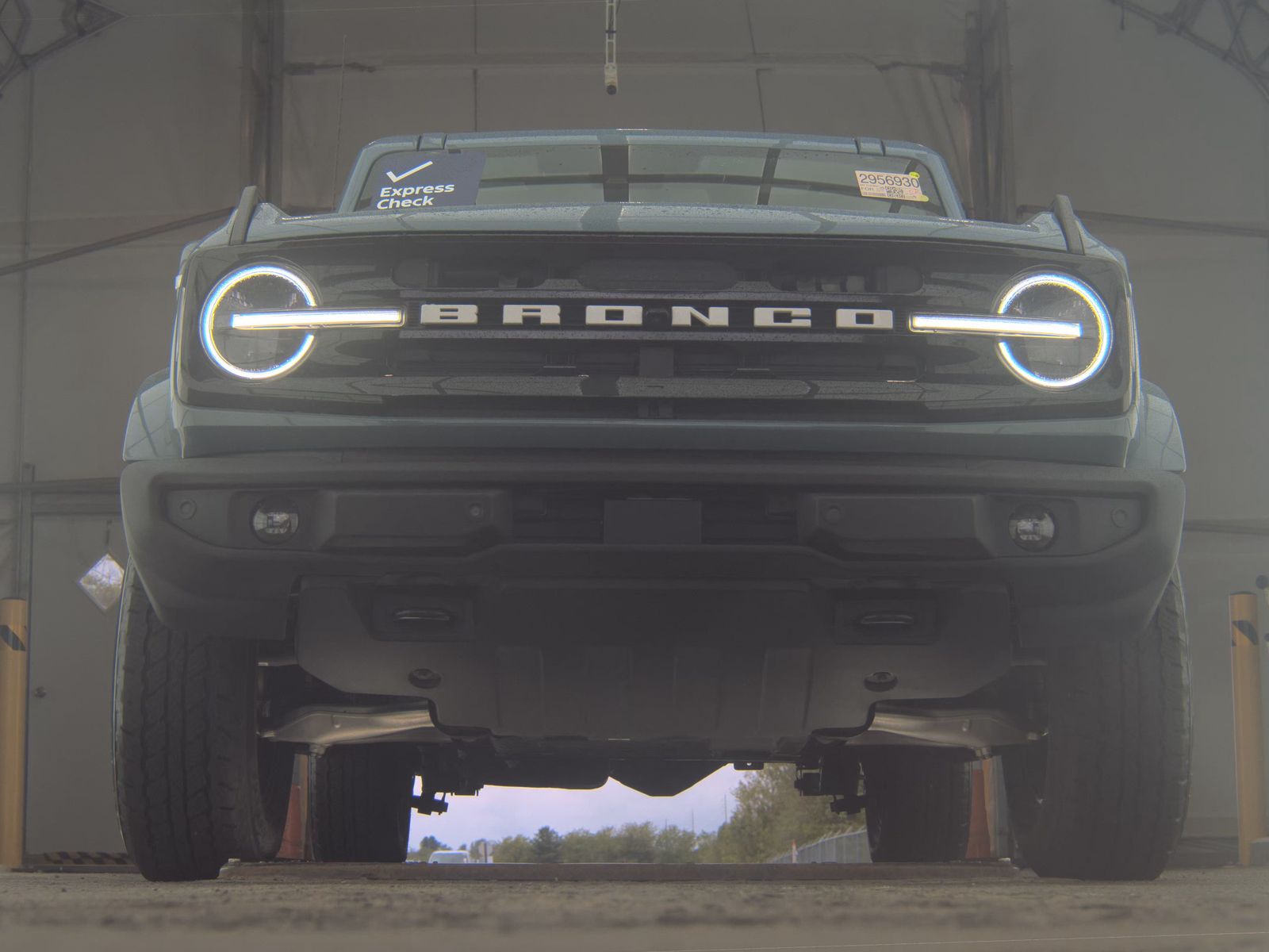 FORD BRONCO - 4