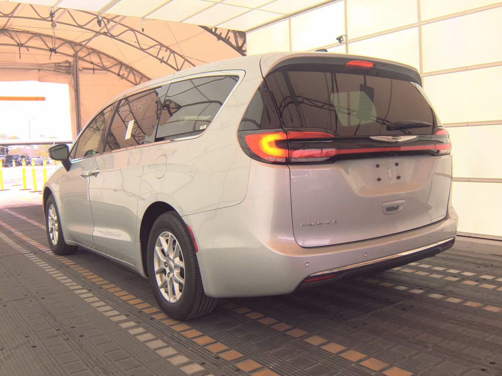CHRYSLER PACIFICA - 9