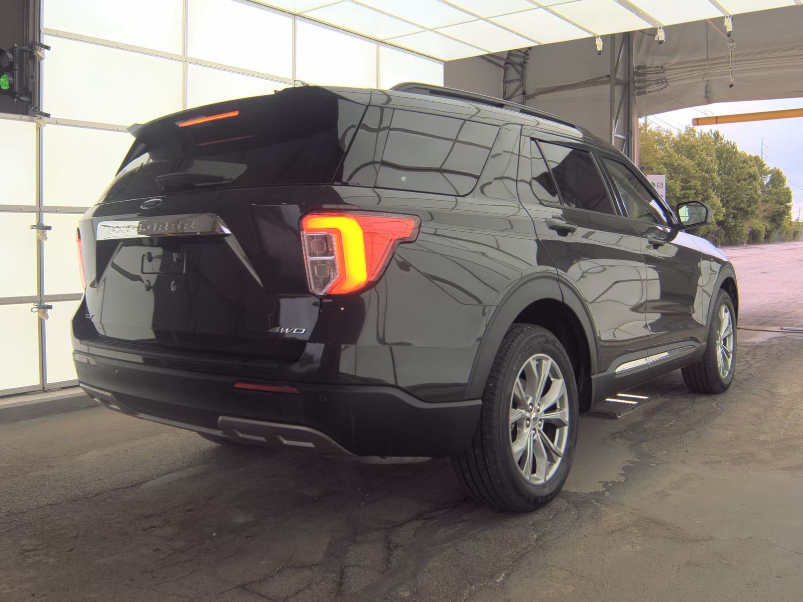 FORD EXPLORER - 6