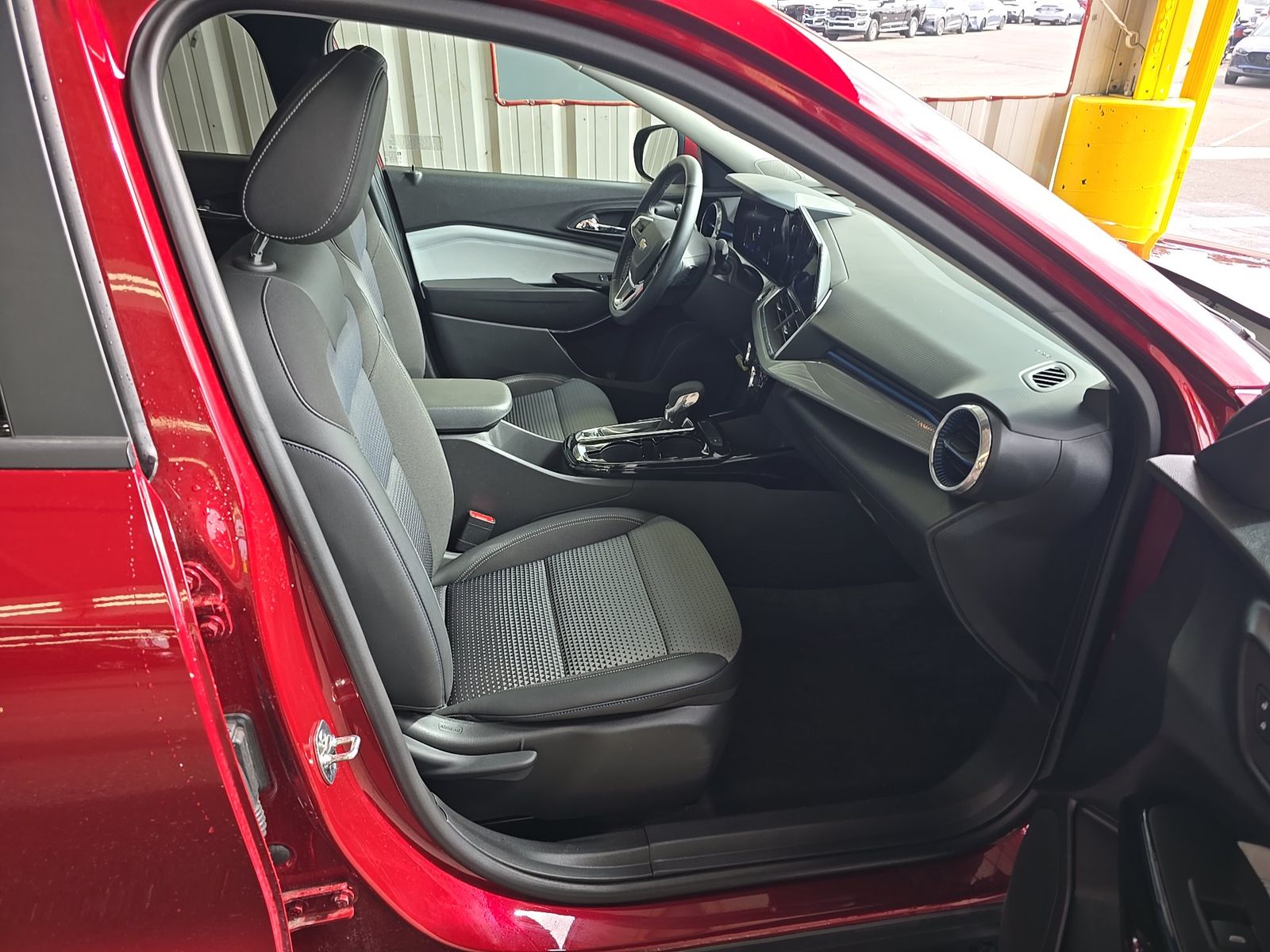 CHEVROLET TRAX - 9