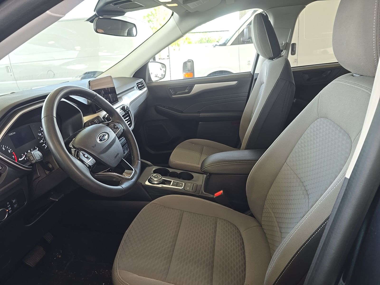 FORD ESCAPE - 8