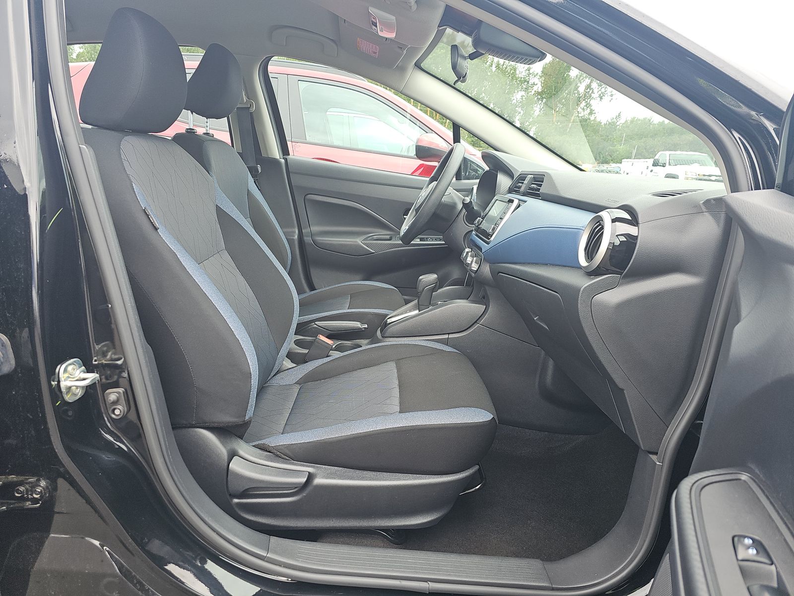 NISSAN VERSA - 9