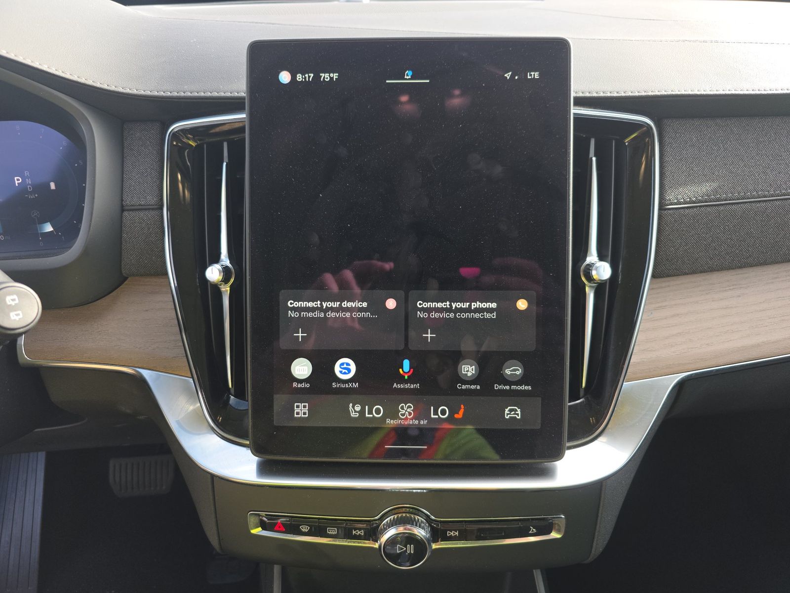 2025 Volvo XC90 B6 Plus FWD