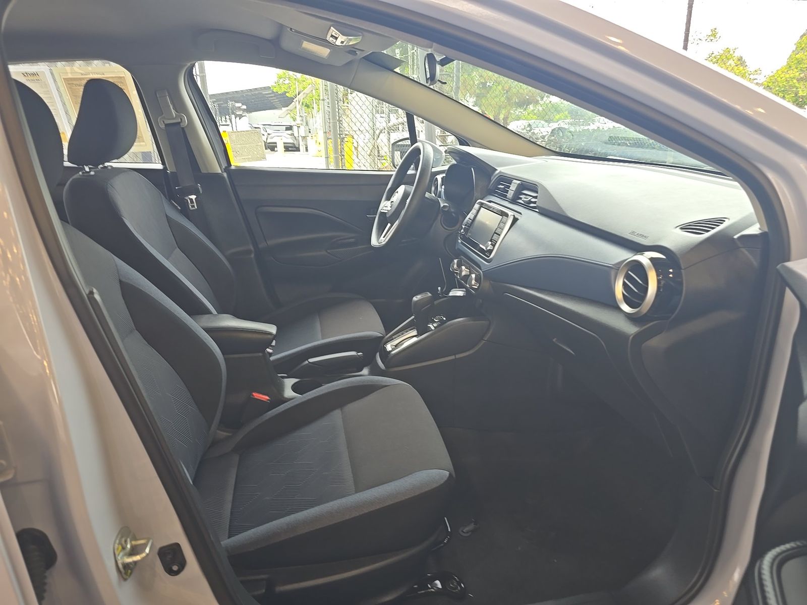 NISSAN VERSA - 9