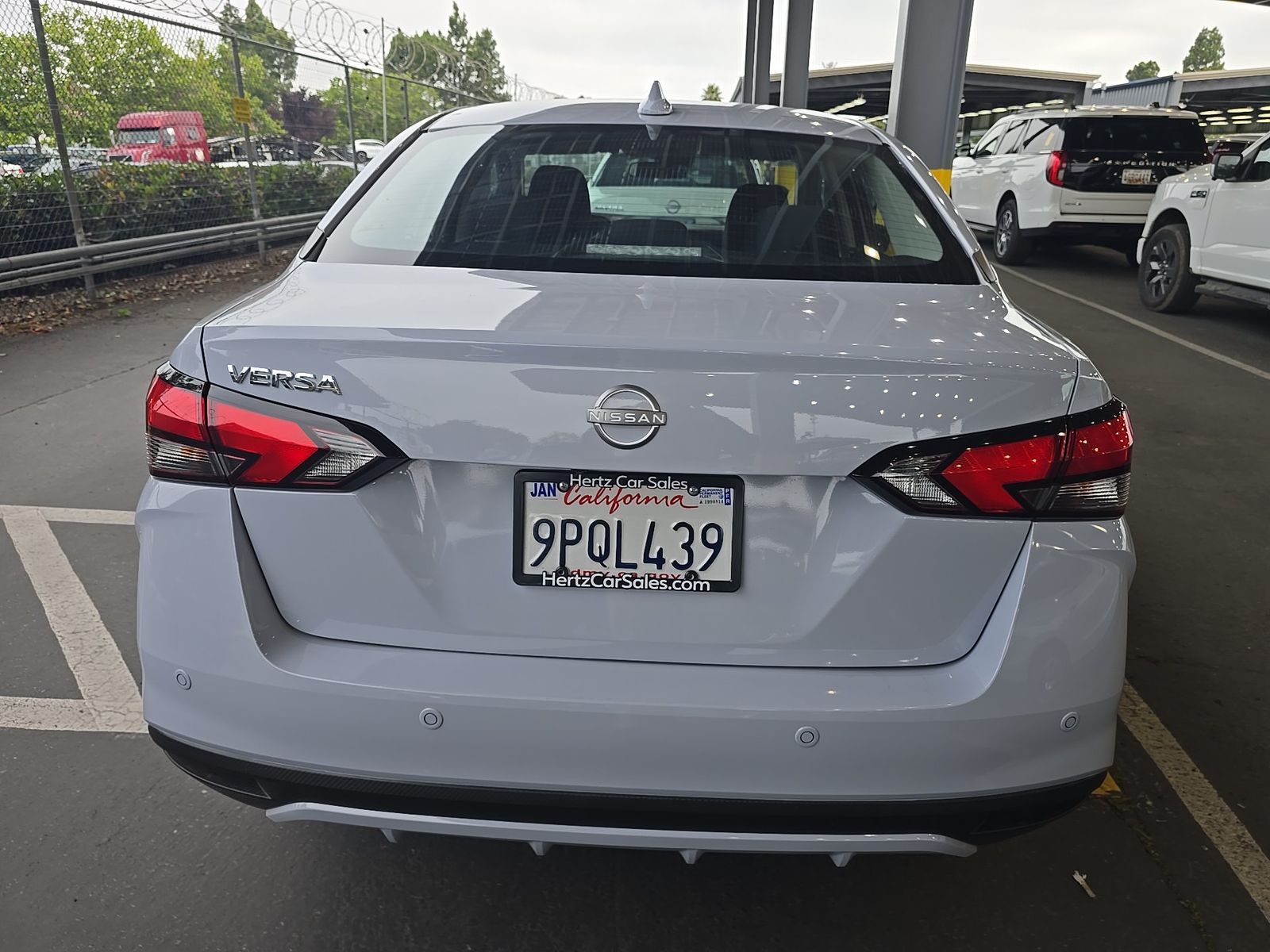 NISSAN VERSA - 6