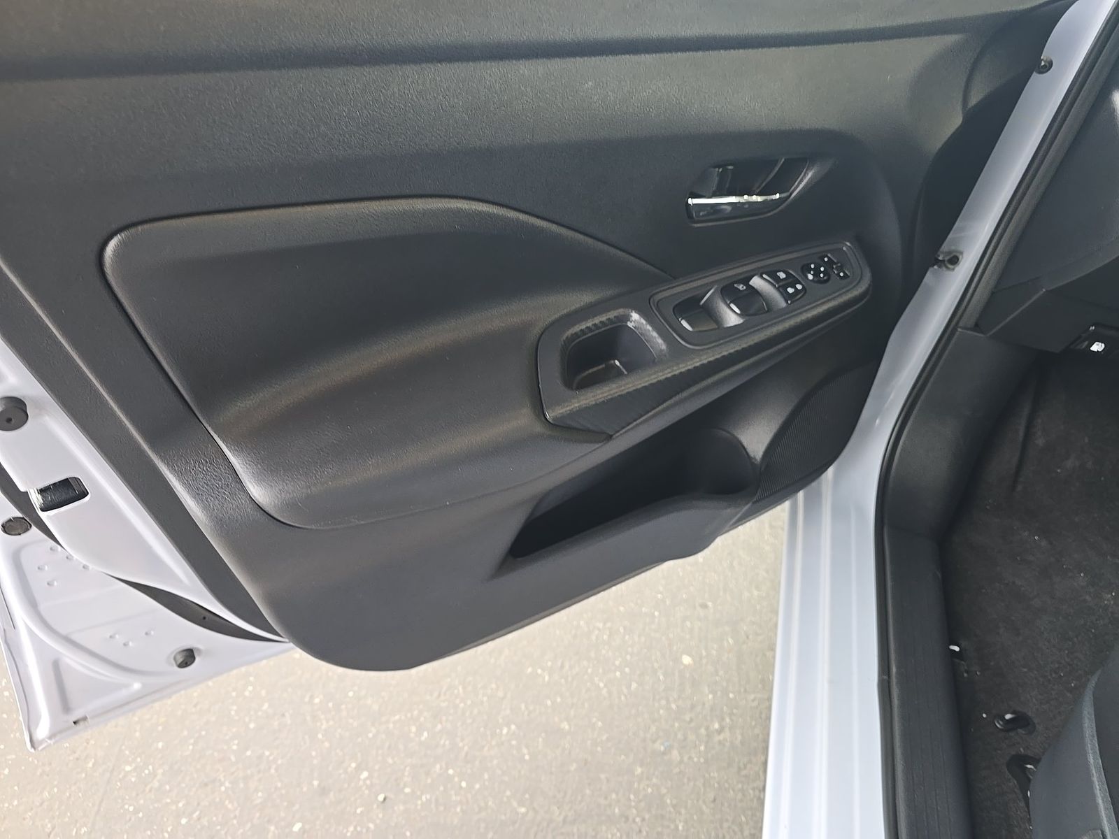NISSAN VERSA - 10