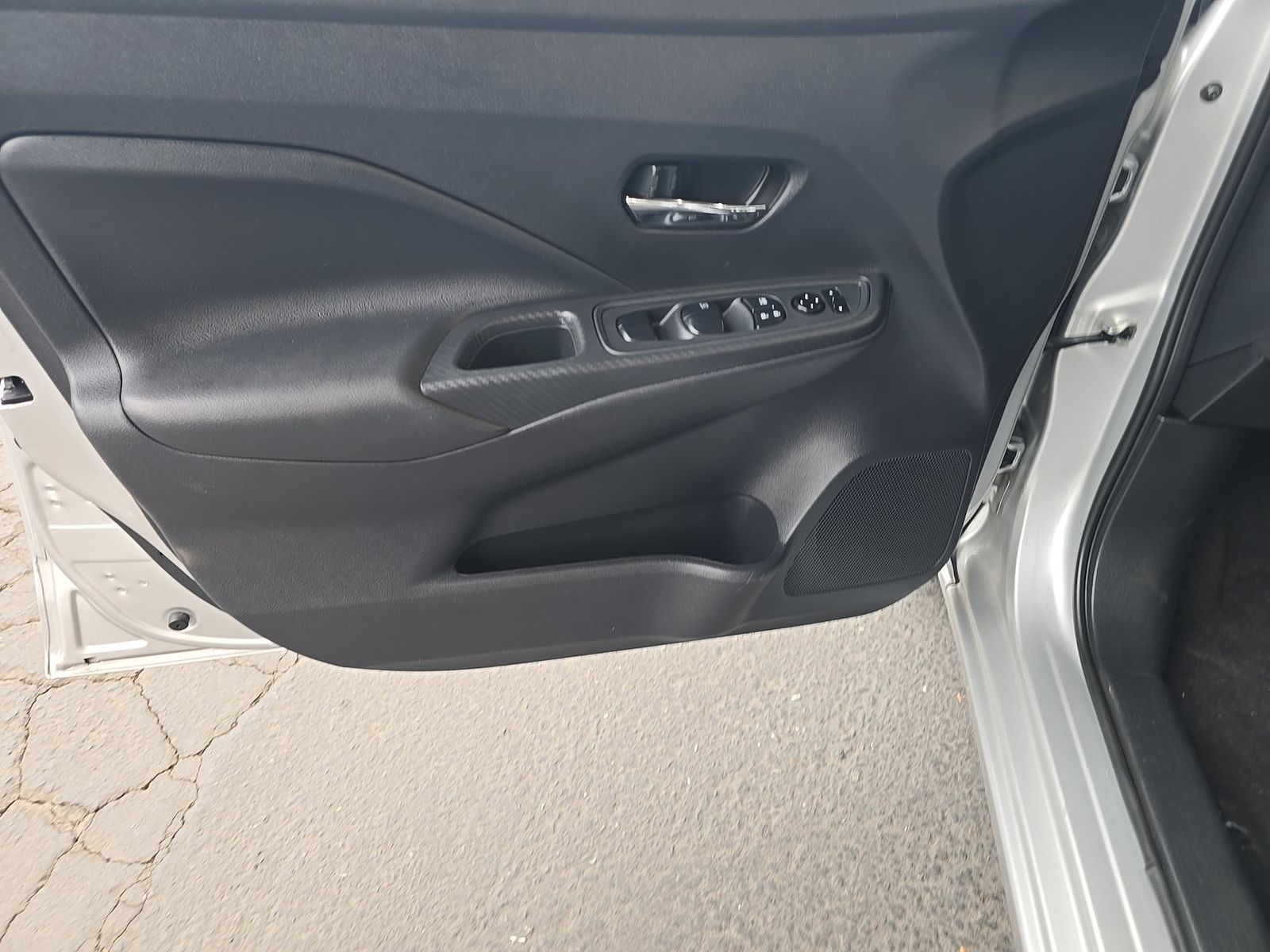 NISSAN VERSA - 10