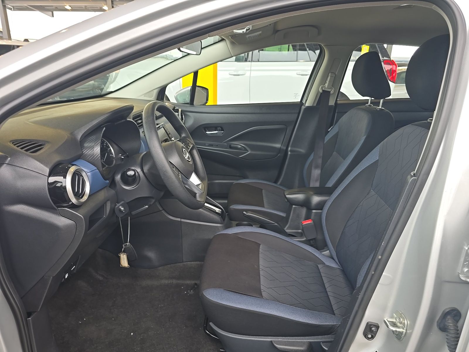 NISSAN VERSA - 8
