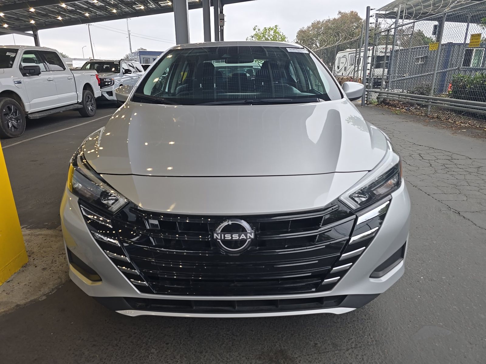 NISSAN VERSA - 3