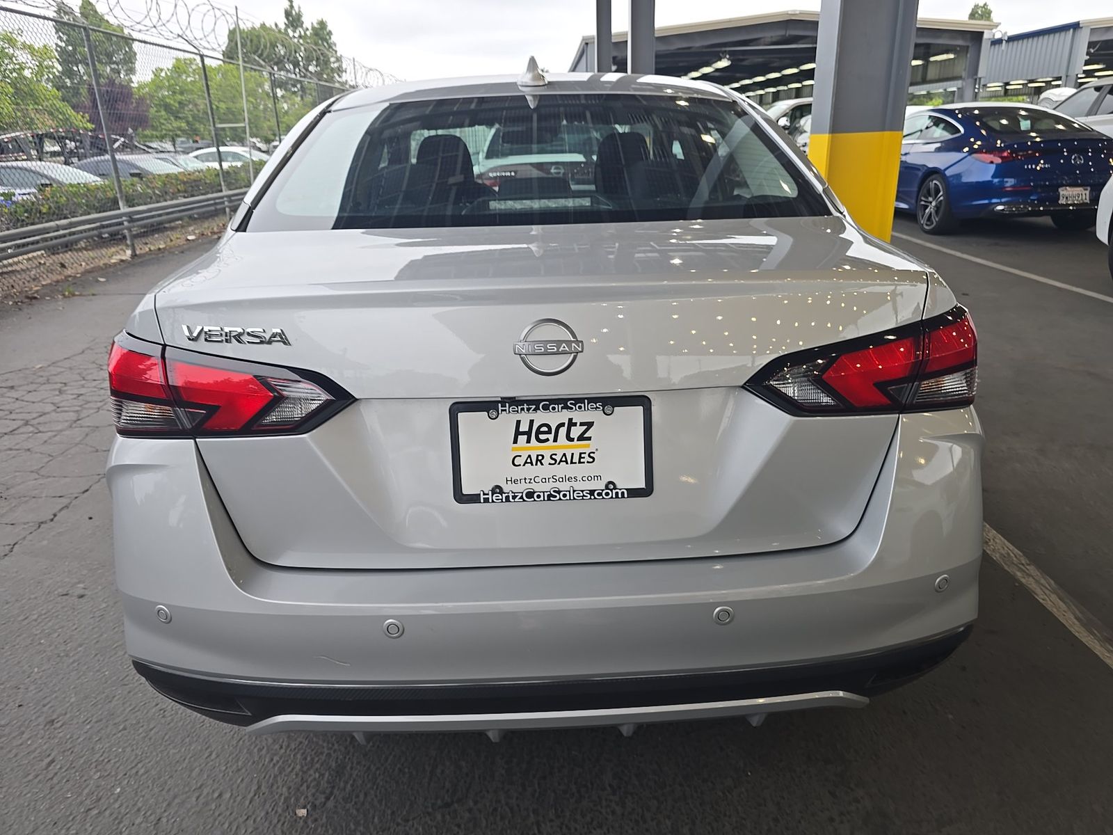 NISSAN VERSA - 6