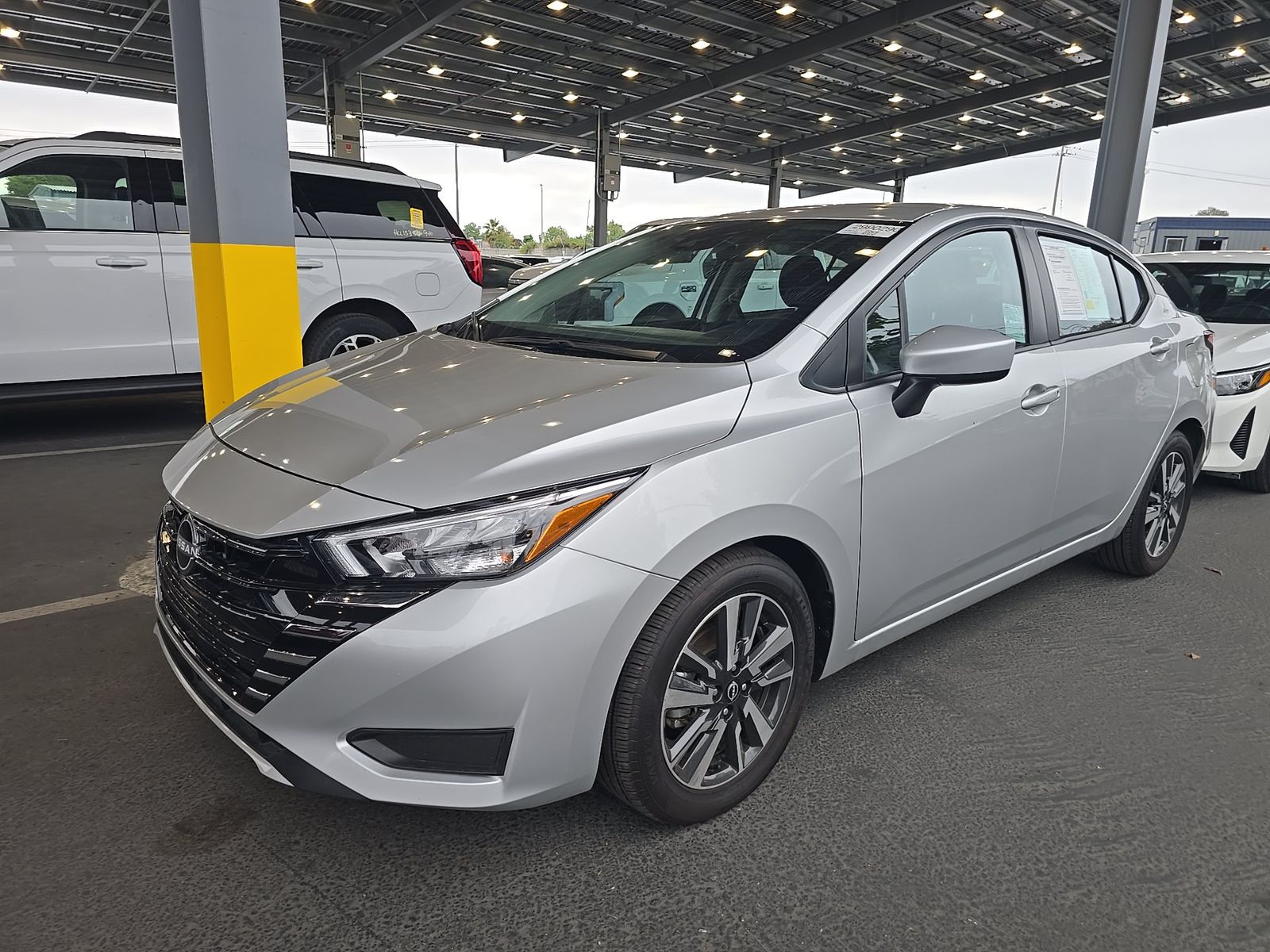 NISSAN VERSA - 1