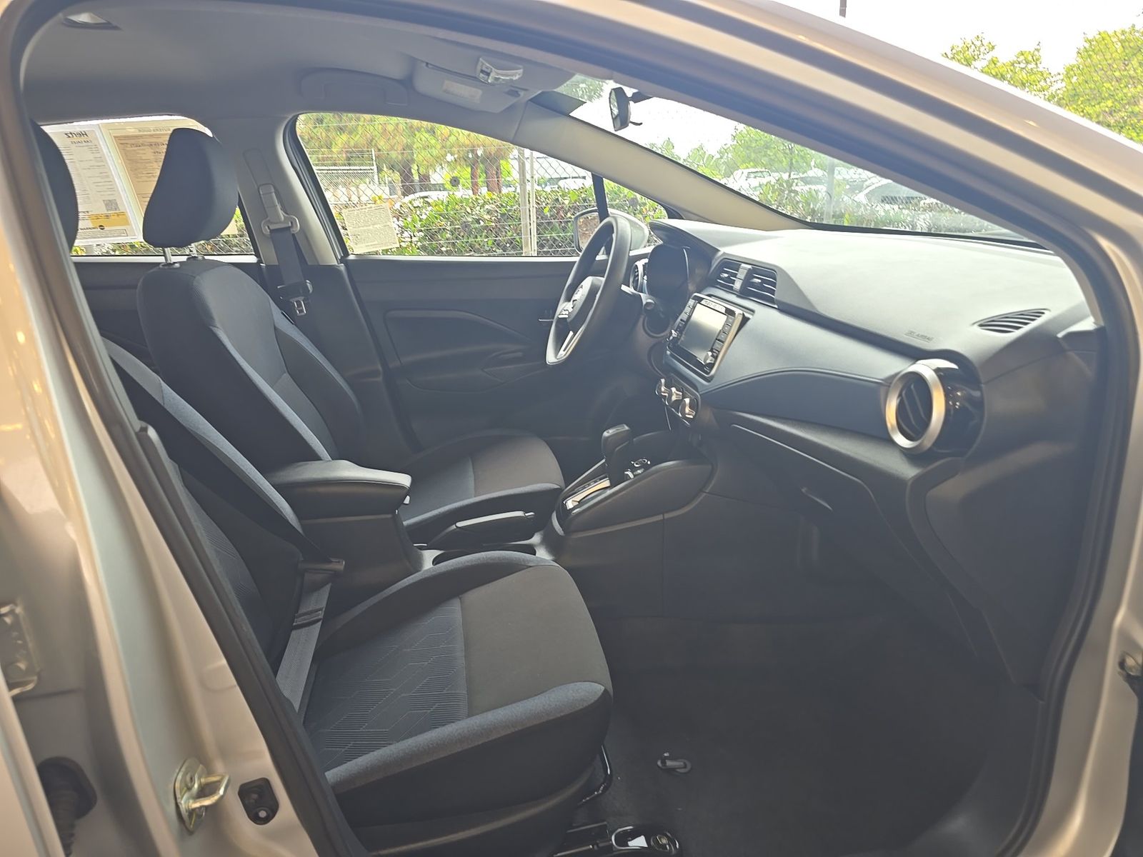 NISSAN VERSA - 9