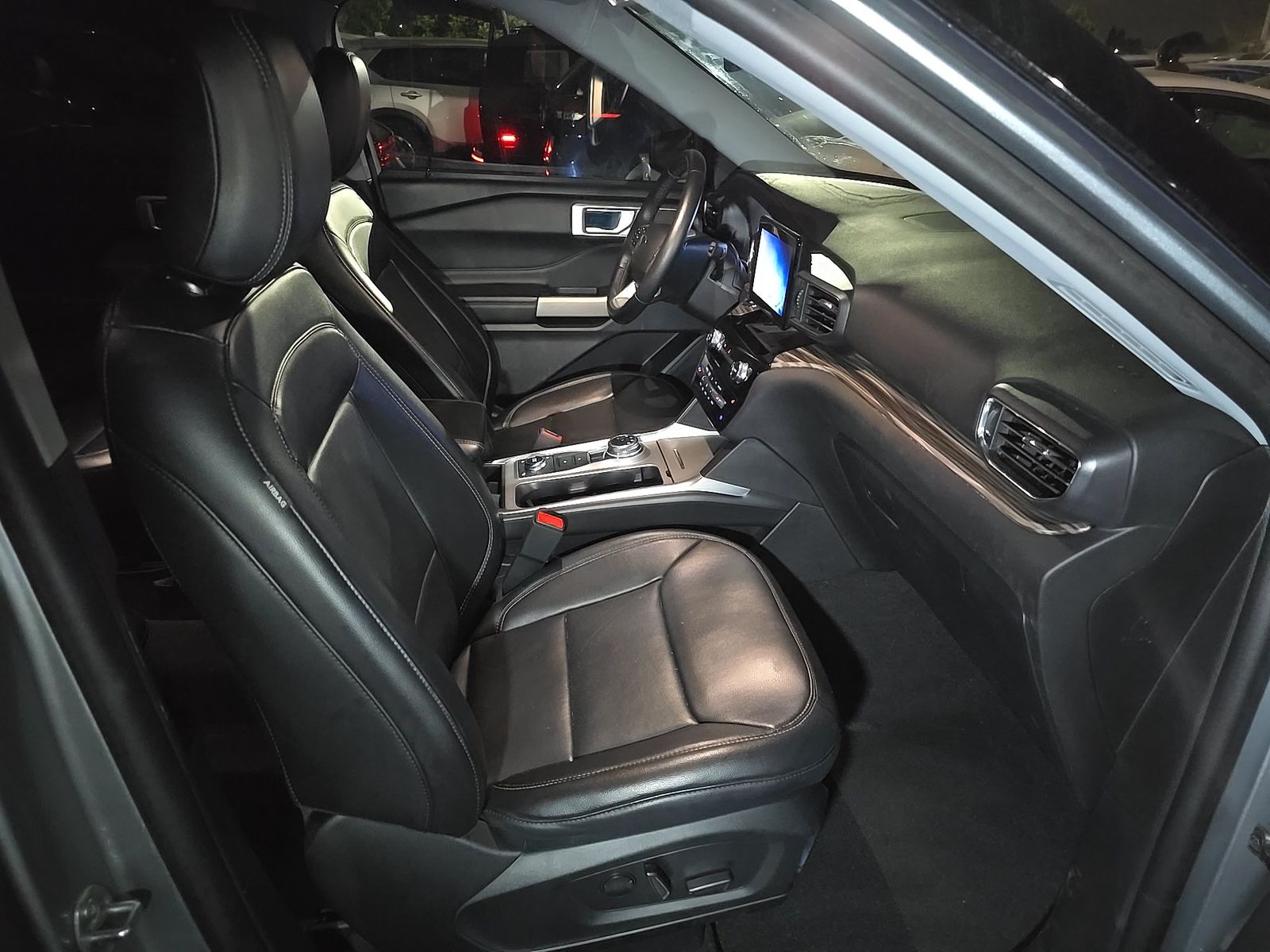 FORD EXPLORER - 9