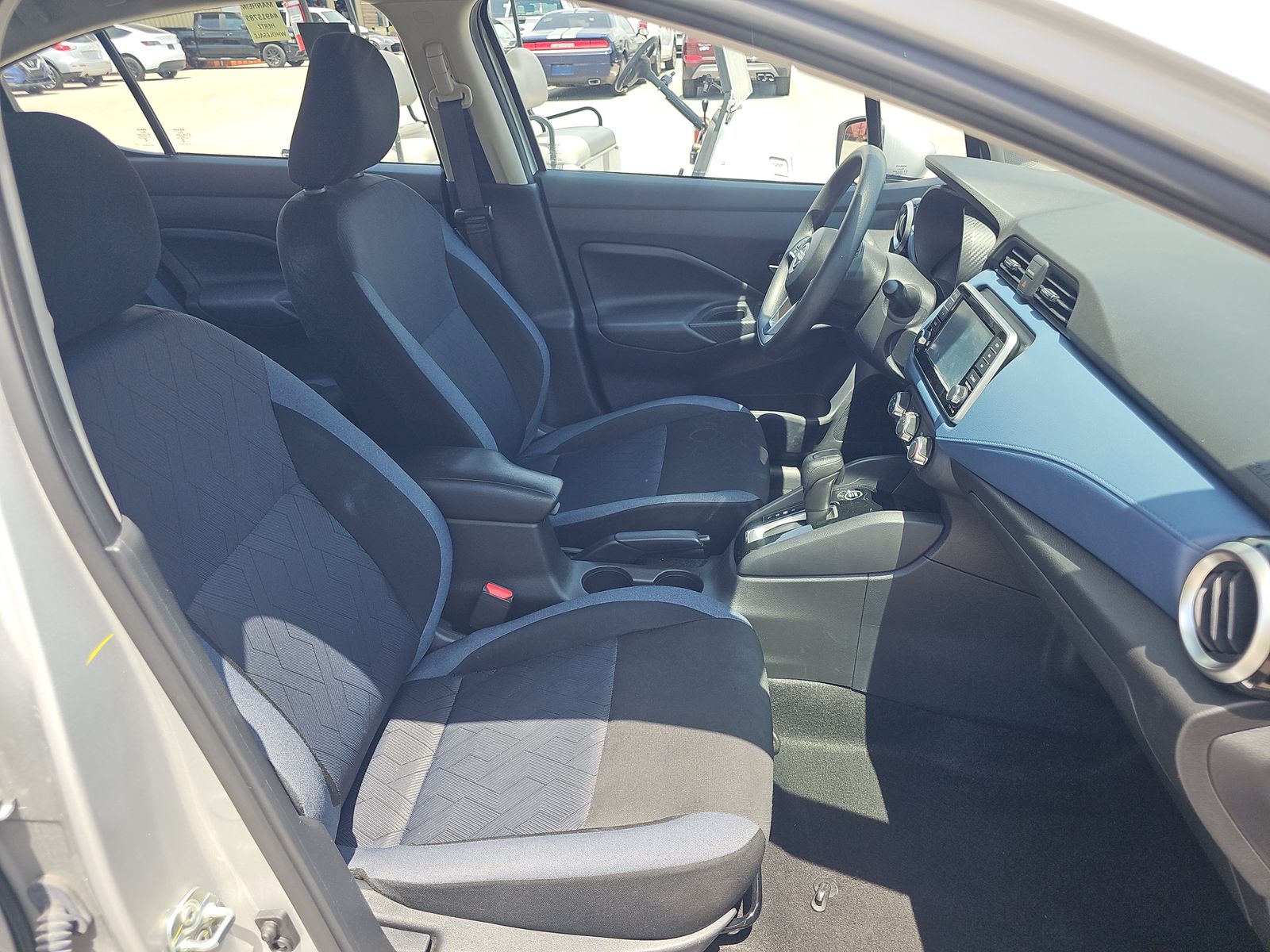NISSAN VERSA - 9