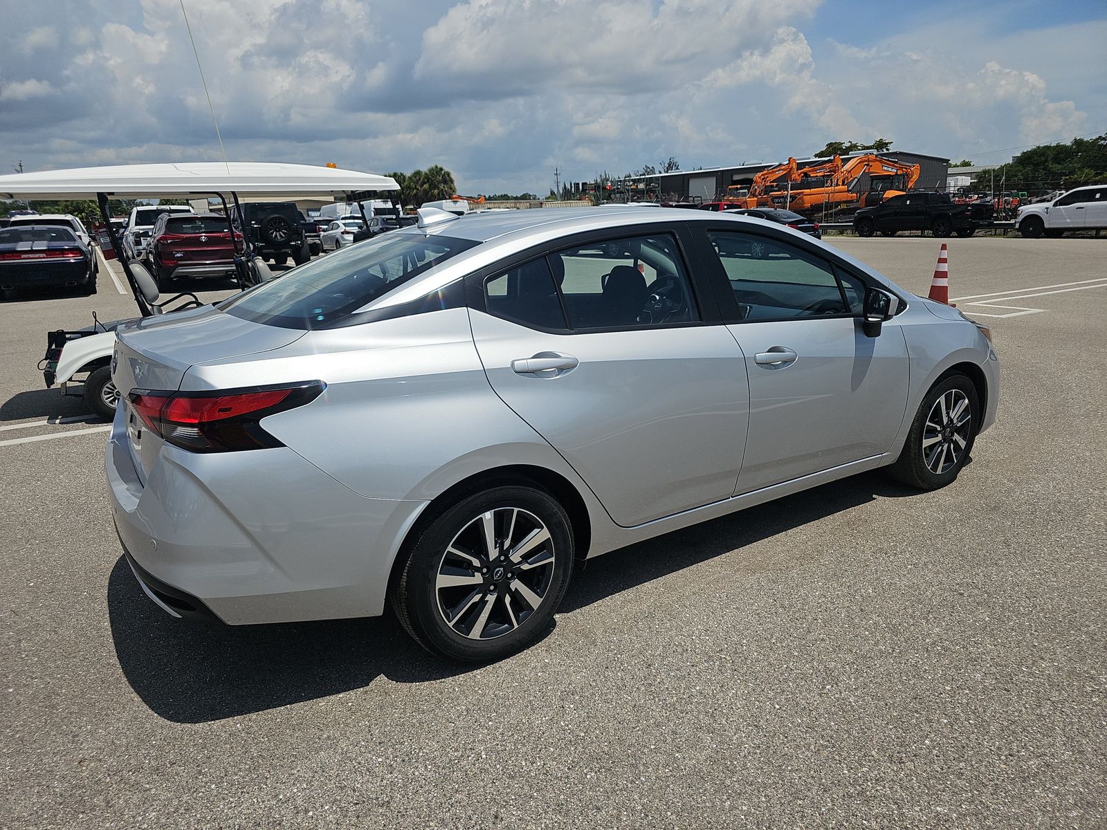 NISSAN VERSA - 5