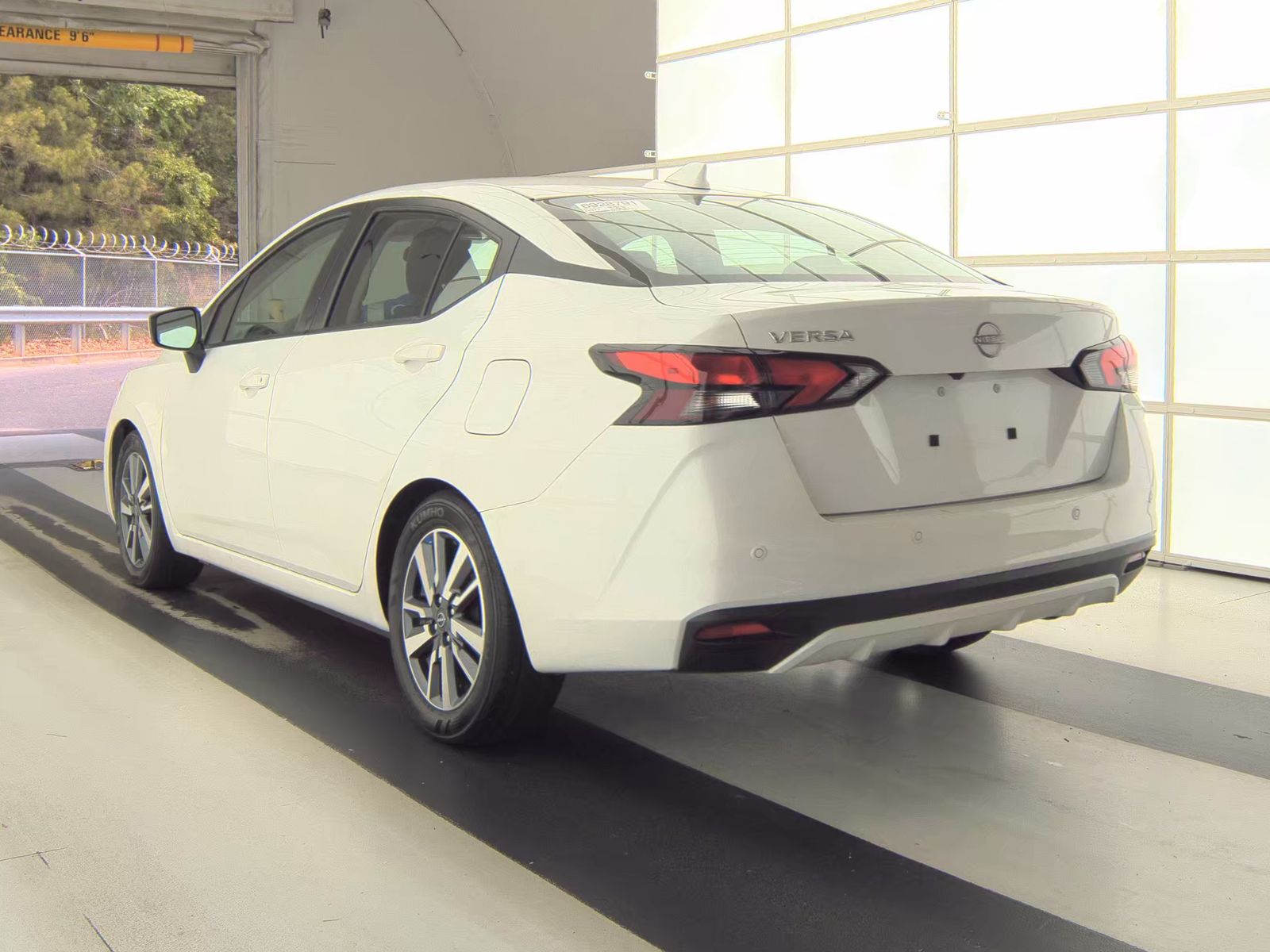 NISSAN VERSA - 7