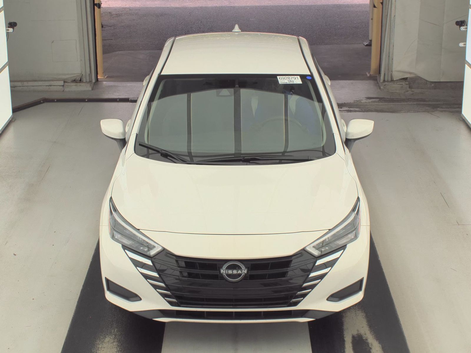 NISSAN VERSA - 3