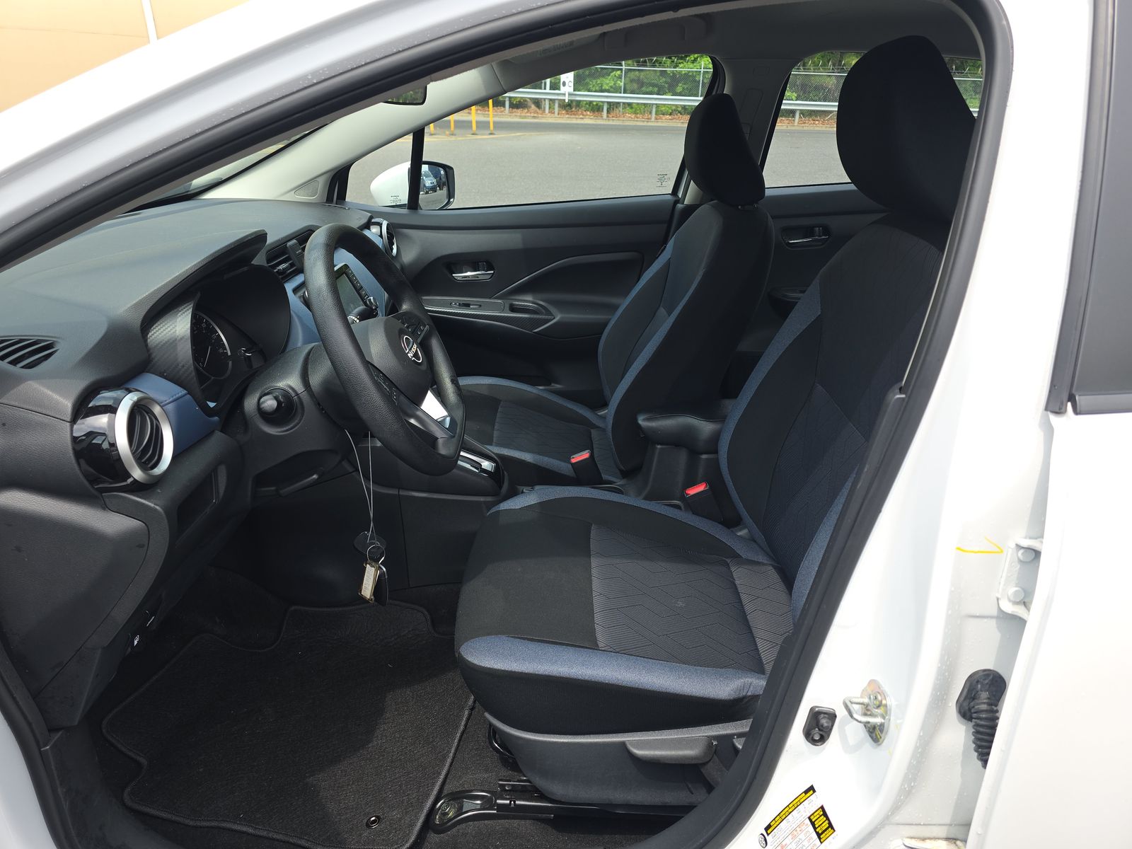 NISSAN VERSA - 8