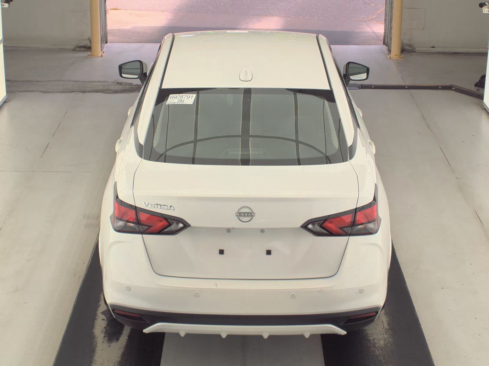 NISSAN VERSA - 6