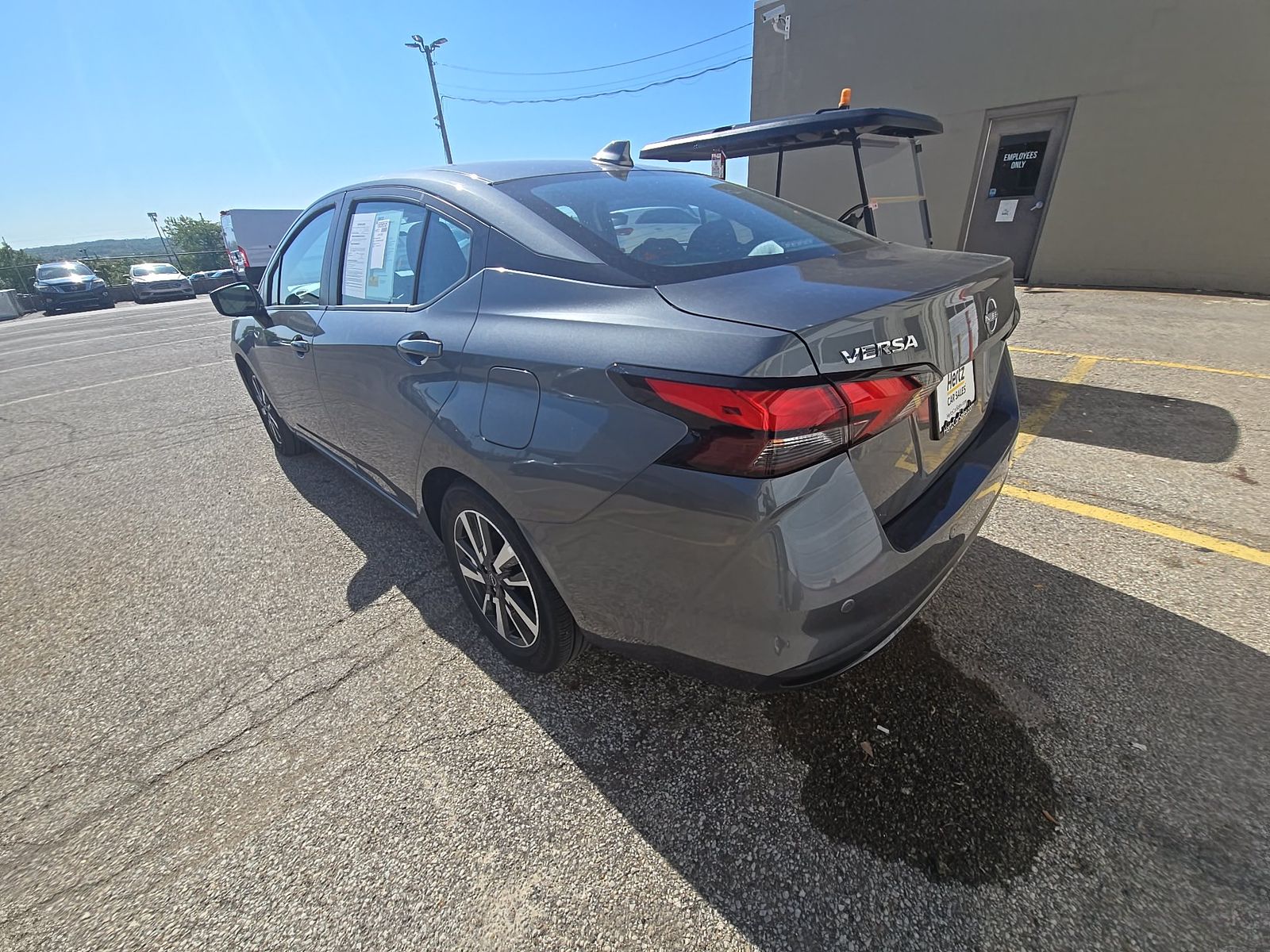 NISSAN VERSA - 7