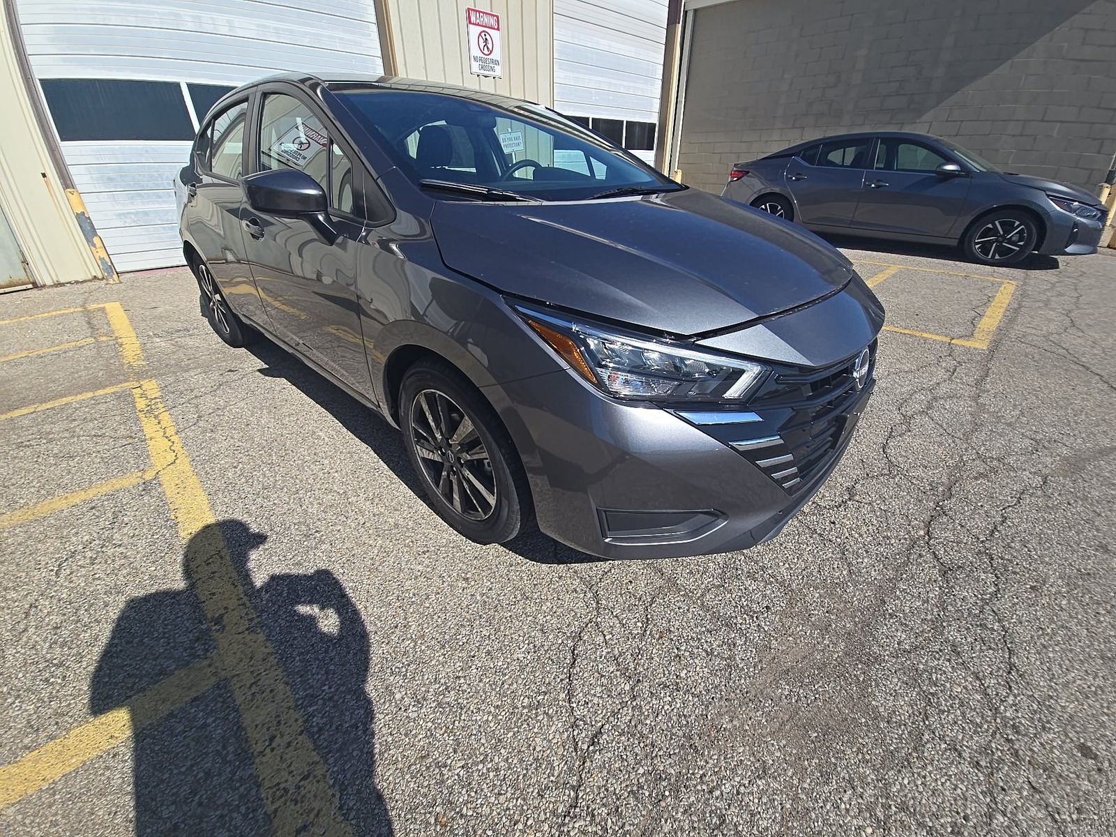 NISSAN VERSA - 4