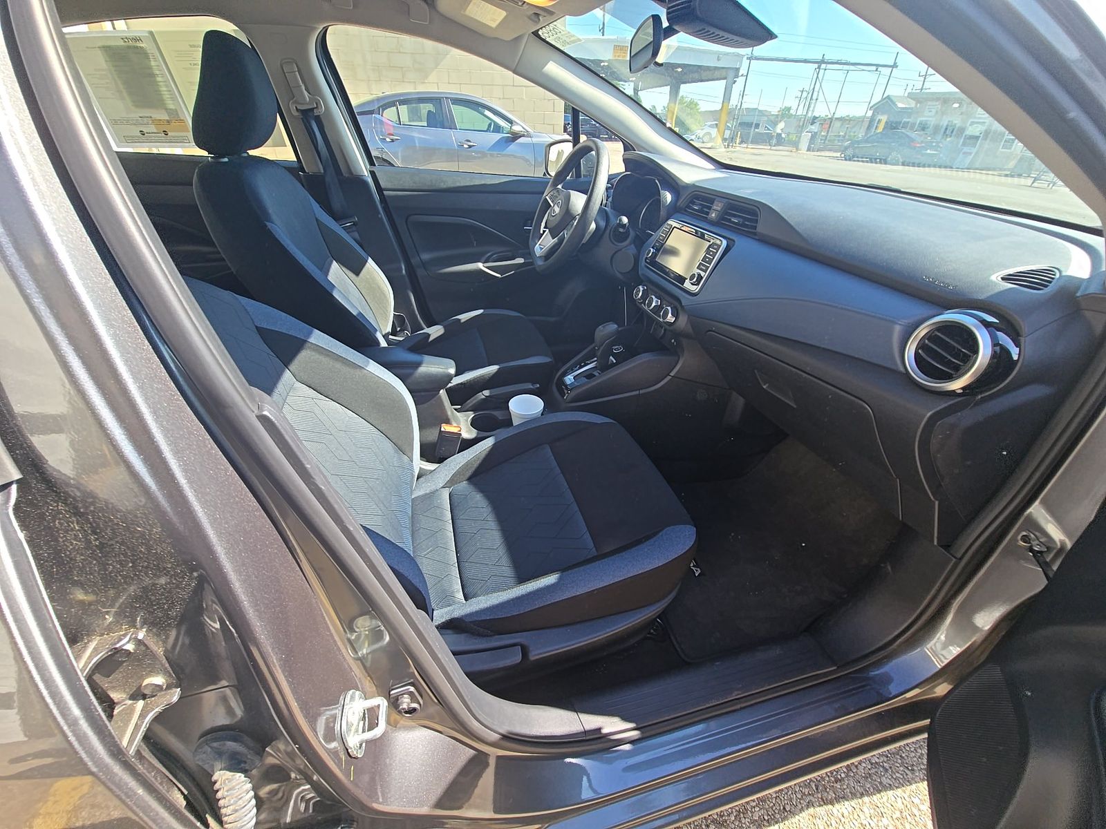NISSAN VERSA - 9