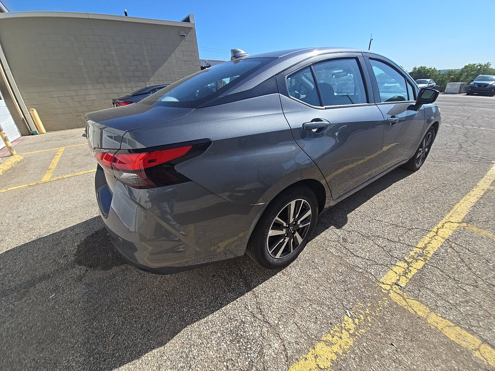 NISSAN VERSA - 5