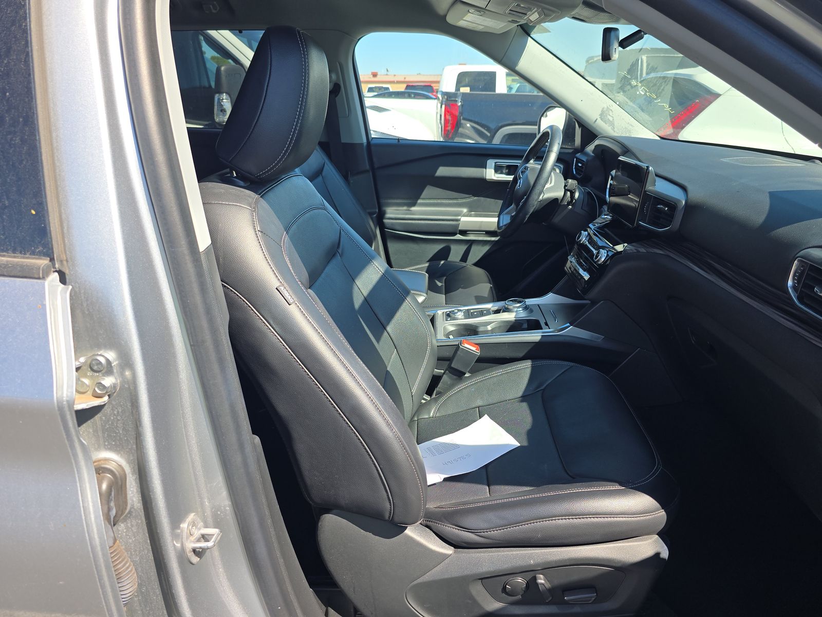 FORD EXPLORER - 9
